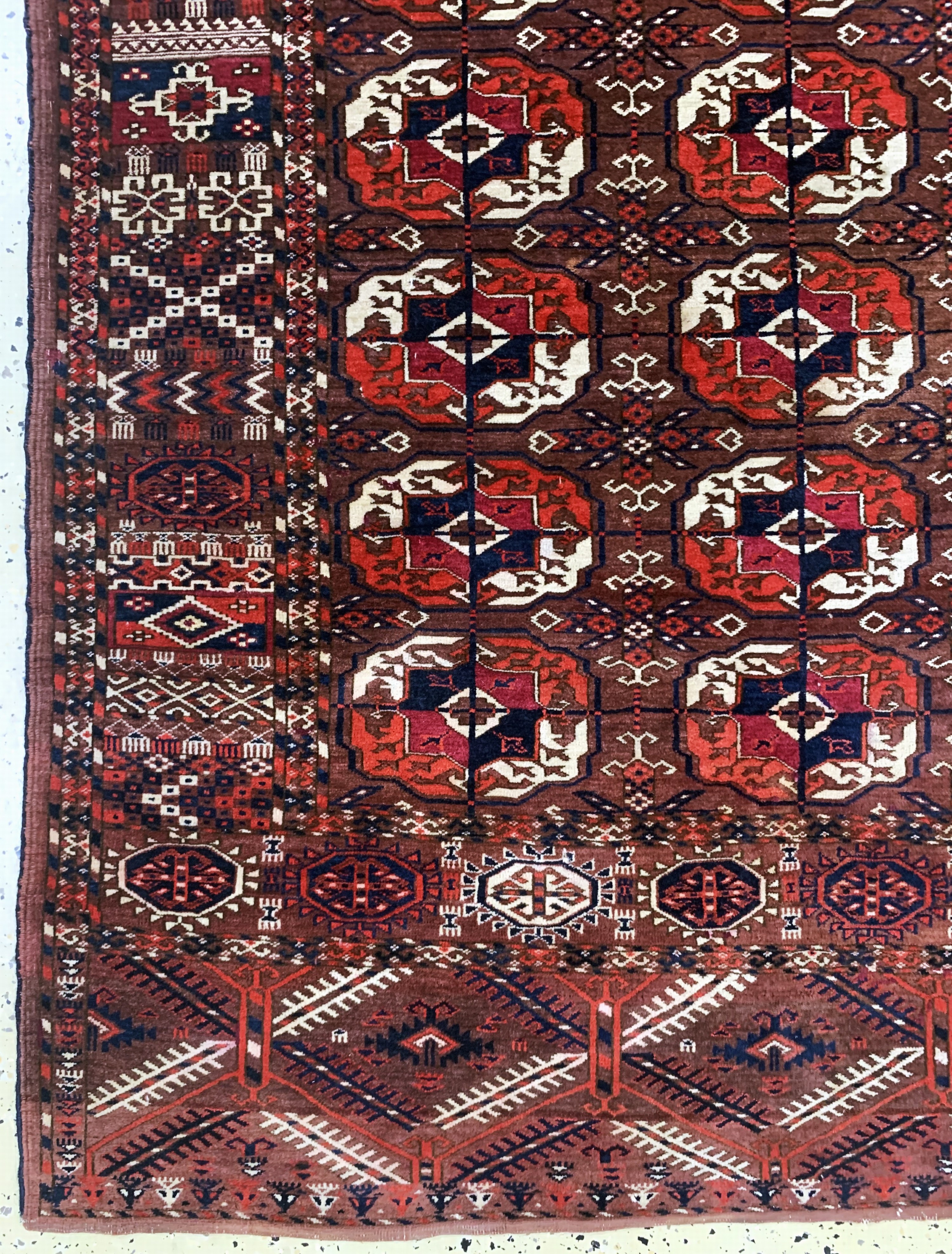 Detail b: Tekke"Hauptteppich"antik, Turkmenistan, 19.Jhd, Wolle auf Wolle, ca. 274 x 194 cm, EHZ: 2