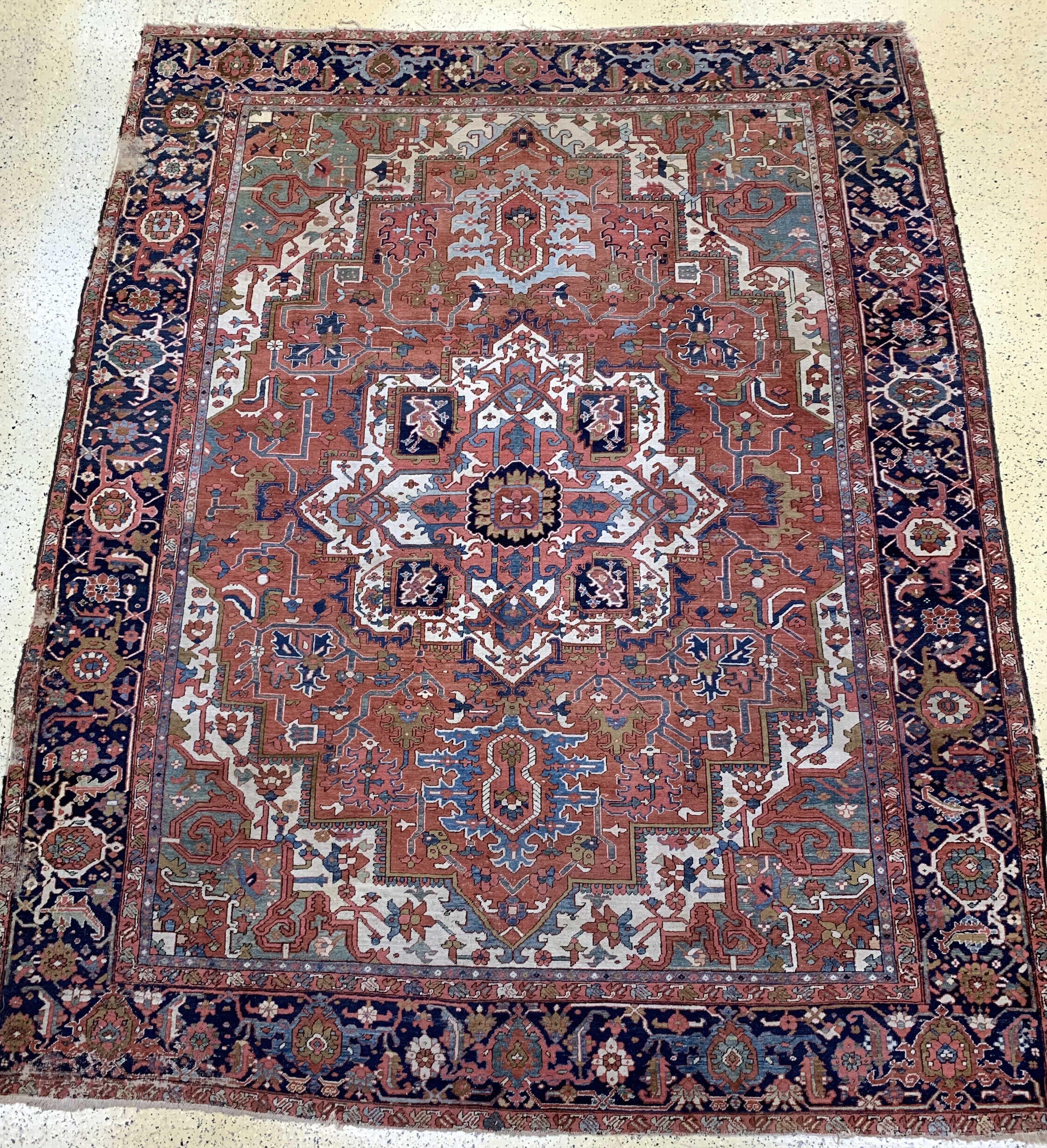 Image 26993171 - Antiker Heriz, Persien, um 1900, Wolle auf Baumwolle, ca. 410 x 328 cm, EHZ: 4