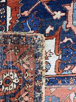 26993140l - Antiker Heriz, Persien, 19.Jhd, Wolle auf Baumwolle, ca. 465 x 380 cm, EHZ: 4