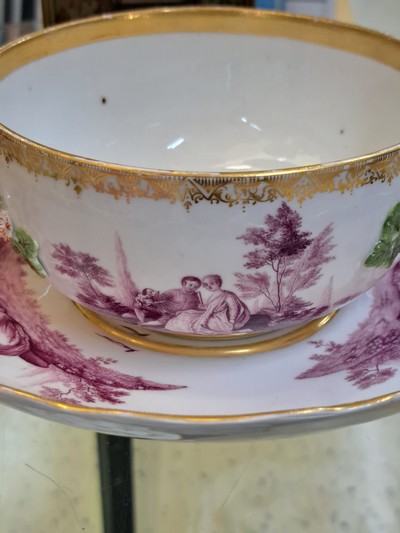 26993144i - Kleine Deckelterrine mit Presentoir, Meissen, um 1745-50, Entwurf J.J. Kaendler, sieben ...