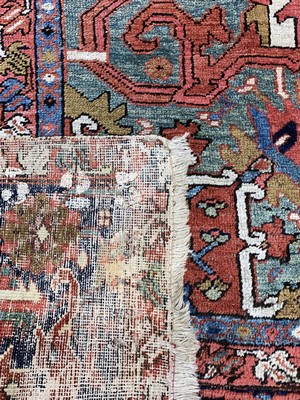 26993171l - Antiker Heriz, Persien, um 1900, Wolle auf Baumwolle, ca. 410 x 328 cm, EHZ: 4