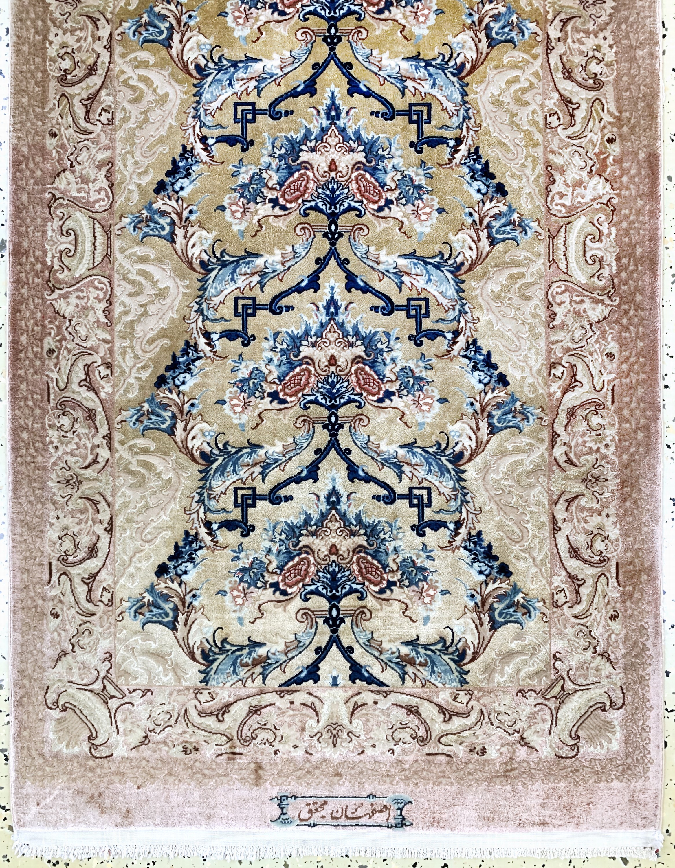 Detail b: Esfahan fein"Seidengrund", Persien, signiert"Mohaghegh",um 1950-1960, Korkwolle mit und auf Seide, ca. 186 x 74 cm, ca. 1,0 Mio. ...