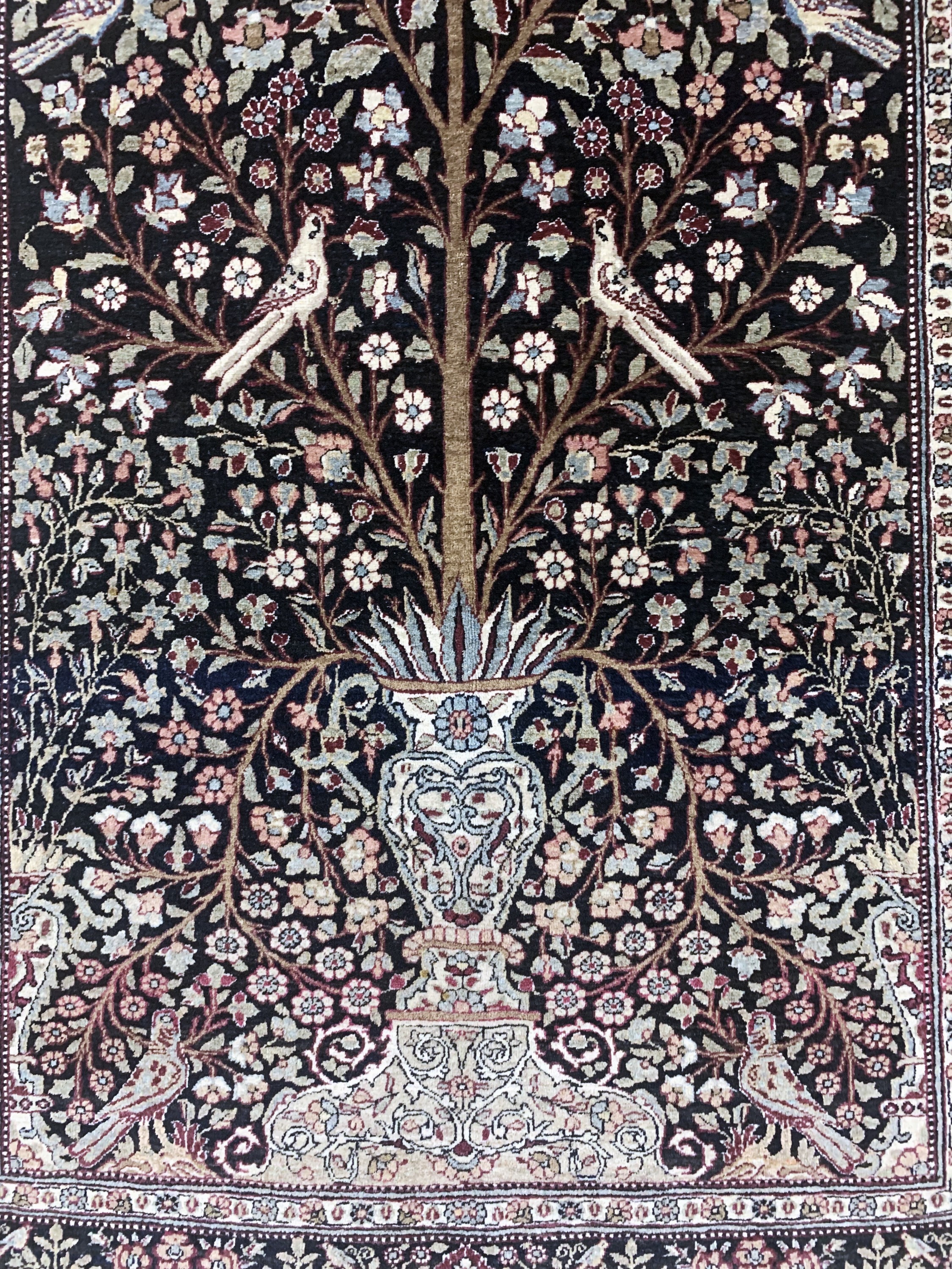 Detail c: Antiker Teheran"Lebensbaum", Persien, um 1900, Wolle auf Baumwolle, ca. 225 x 140 cm, EHZ: 2