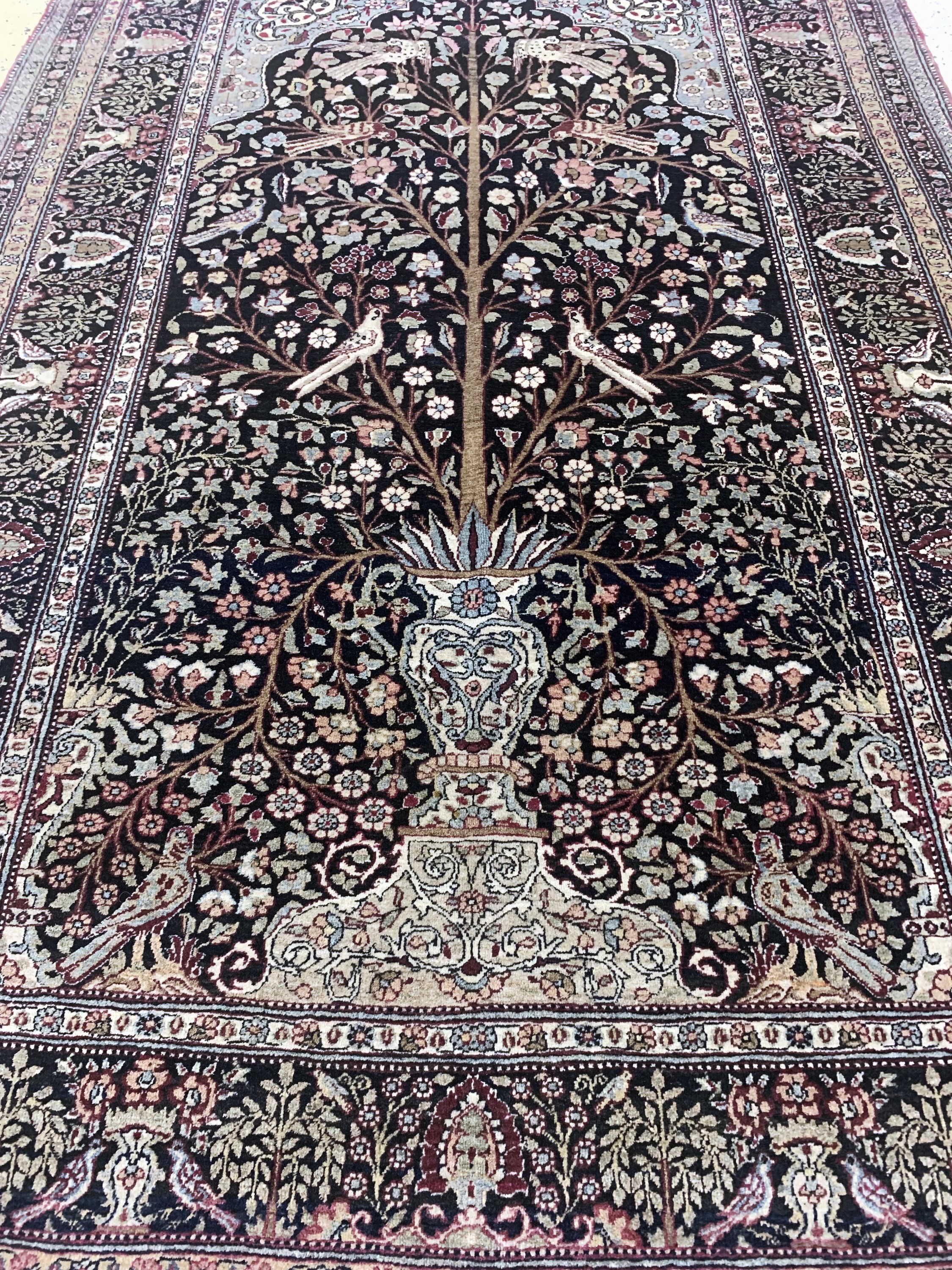 Detail g: Antiker Teheran"Lebensbaum", Persien, um 1900, Wolle auf Baumwolle, ca. 225 x 140 cm, EHZ: 2