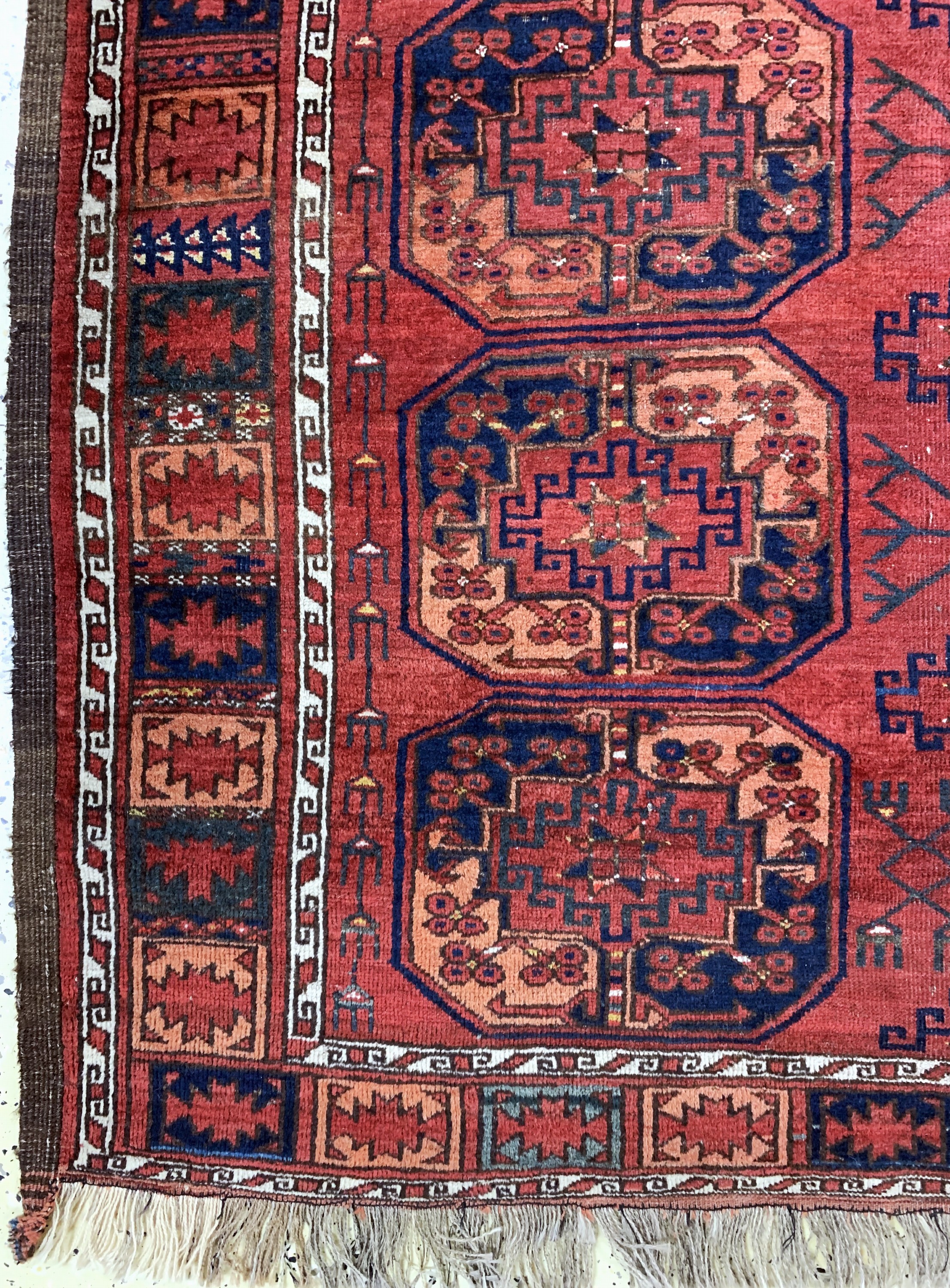 Detail c: Ersari"Hauptteppich"antik, Turkmenistan, 19.Jhd, Wolle auf Wolle, ca. 265 x 230 cm, EHZ: 3