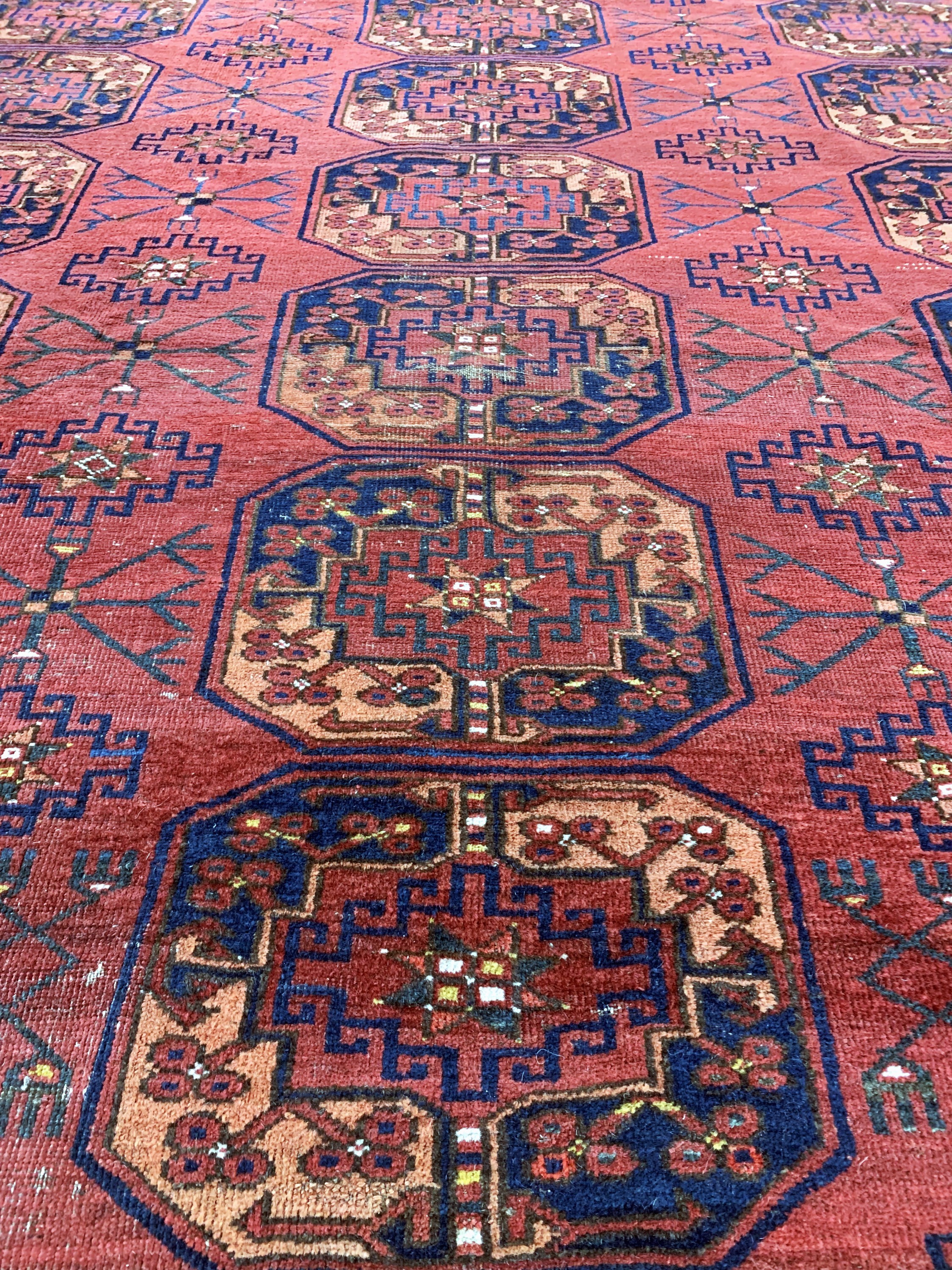 Detail j: Ersari"Hauptteppich"antik, Turkmenistan, 19.Jhd, Wolle auf Wolle, ca. 265 x 230 cm, EHZ: 3
