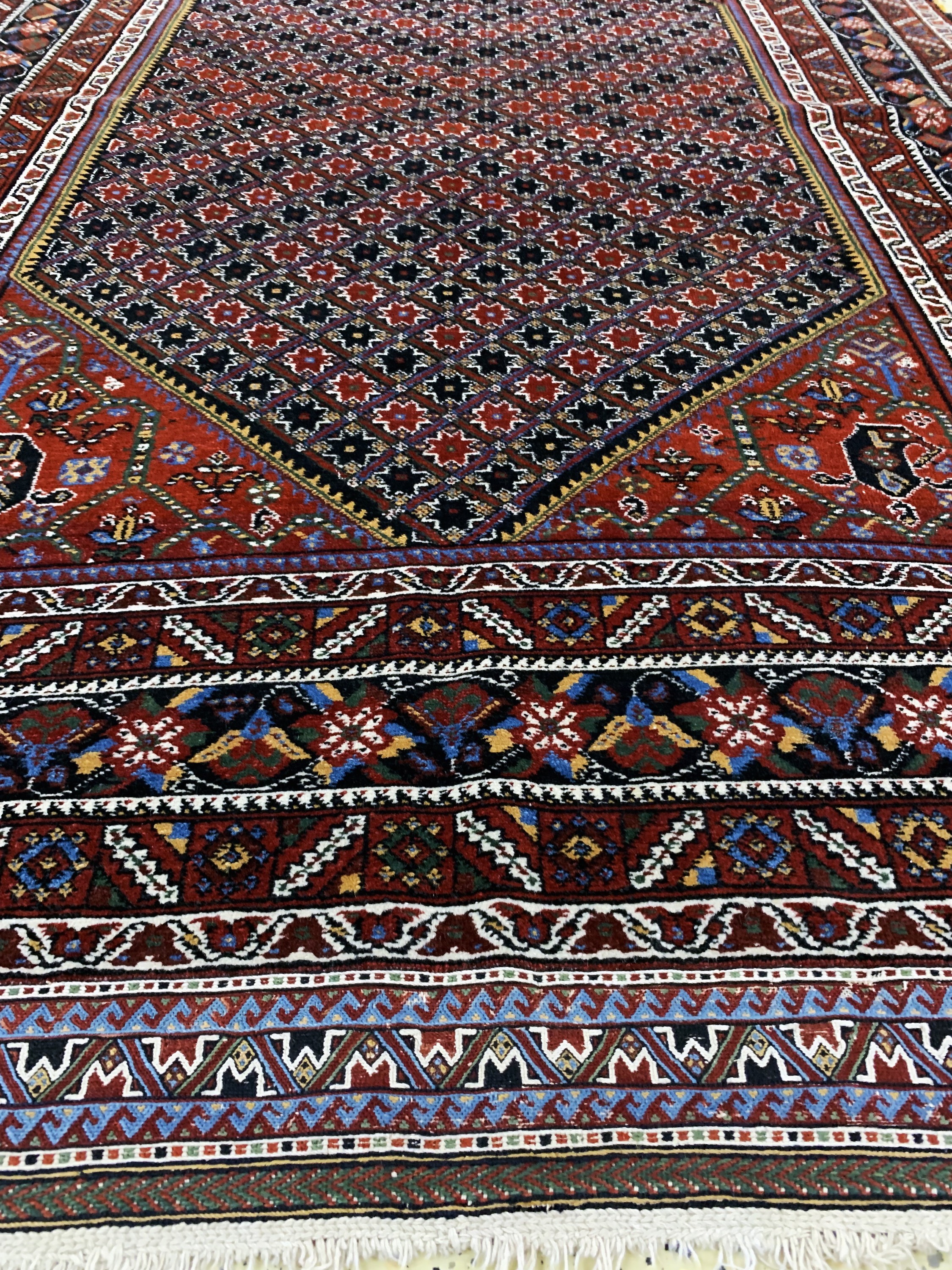 Detail d: Antiker Afschar, Persien, 19.Jhd, Wolle aufWolle, ca. 208 x 130 cm, EHZ: 2( flachgewebte Abschlüsse).