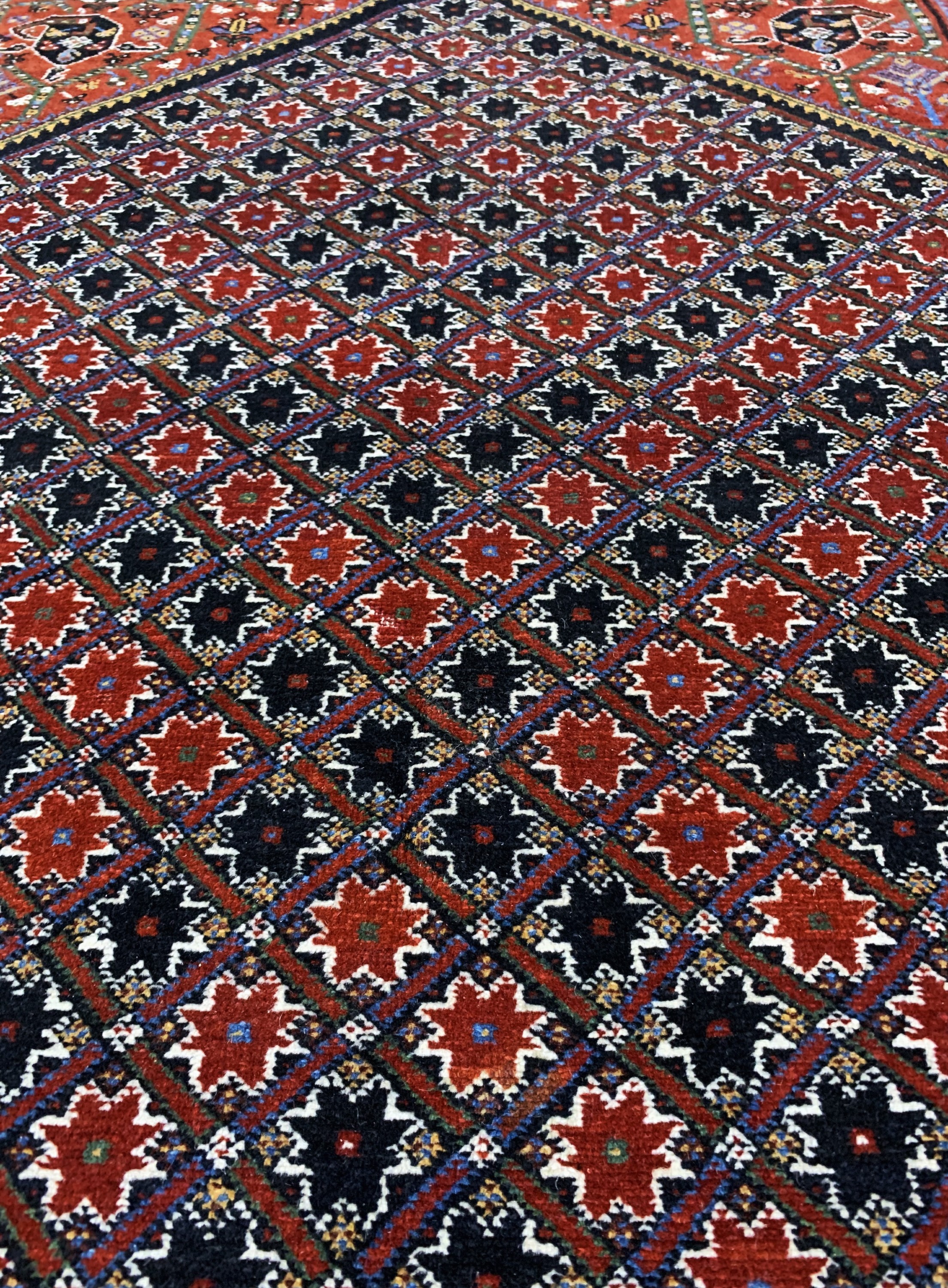 Detail e: Antiker Afschar, Persien, 19.Jhd, Wolle aufWolle, ca. 208 x 130 cm, EHZ: 2( flachgewebte Abschlüsse).