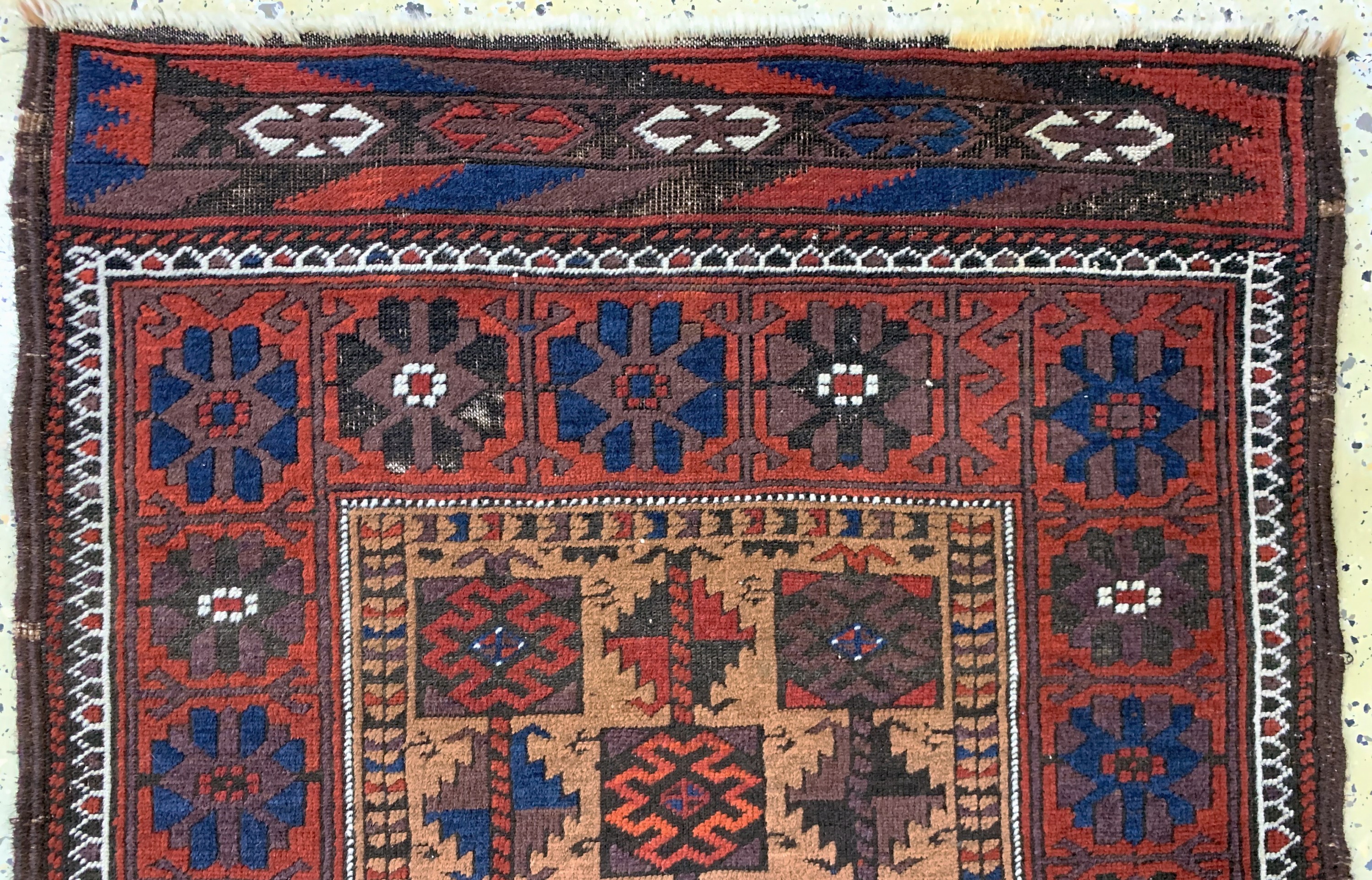 Detail a: Belutsch antik"Kamel-Wolle", Persien, 19.Jhd, Kamelwolle auf Wolle, ca. 151 x 80 cm,EHZ: 2-3, (oxidiert)