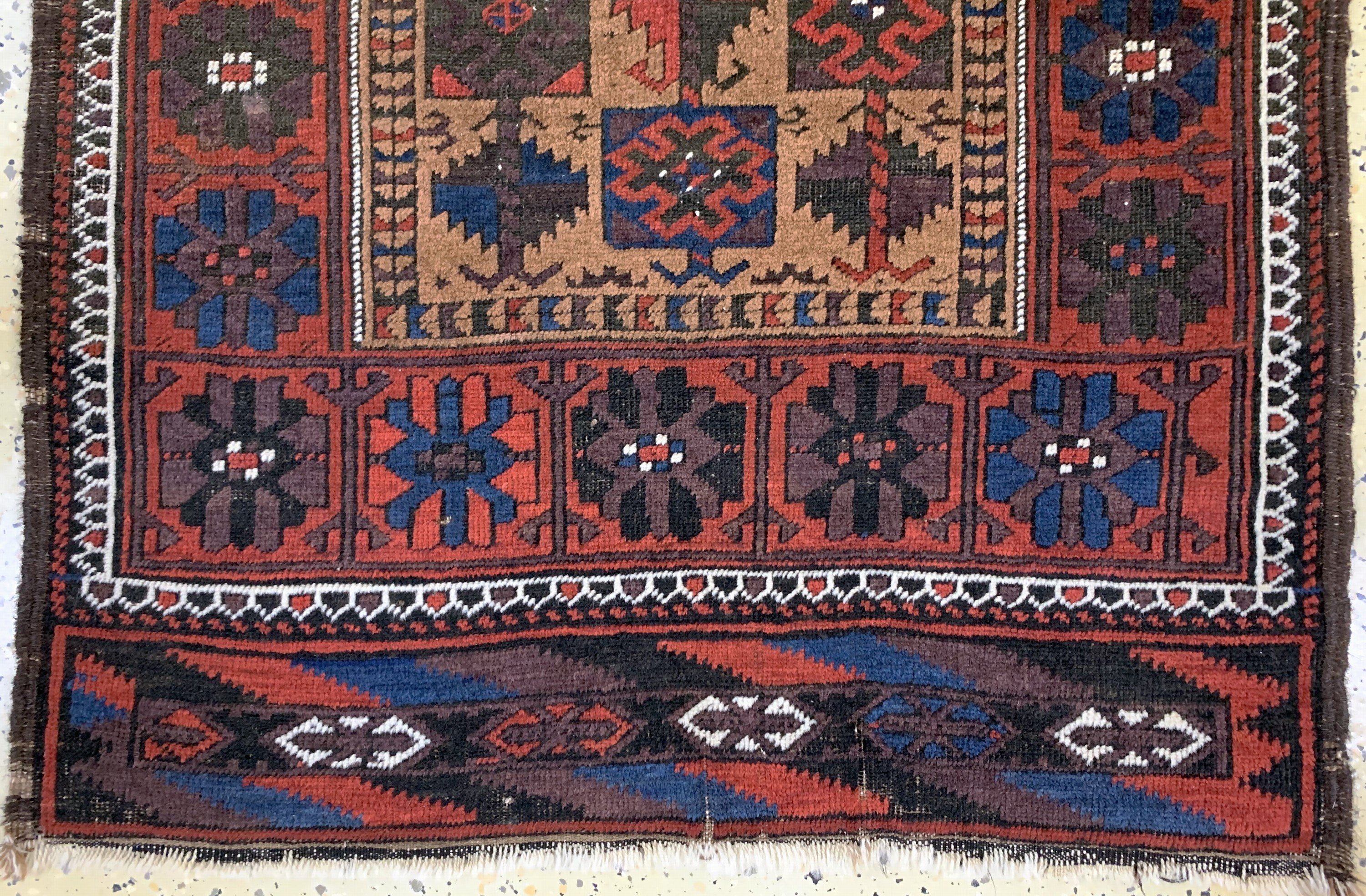 Detail b: Belutsch antik"Kamel-Wolle", Persien, 19.Jhd, Kamelwolle auf Wolle, ca. 151 x 80 cm,EHZ: 2-3, (oxidiert)