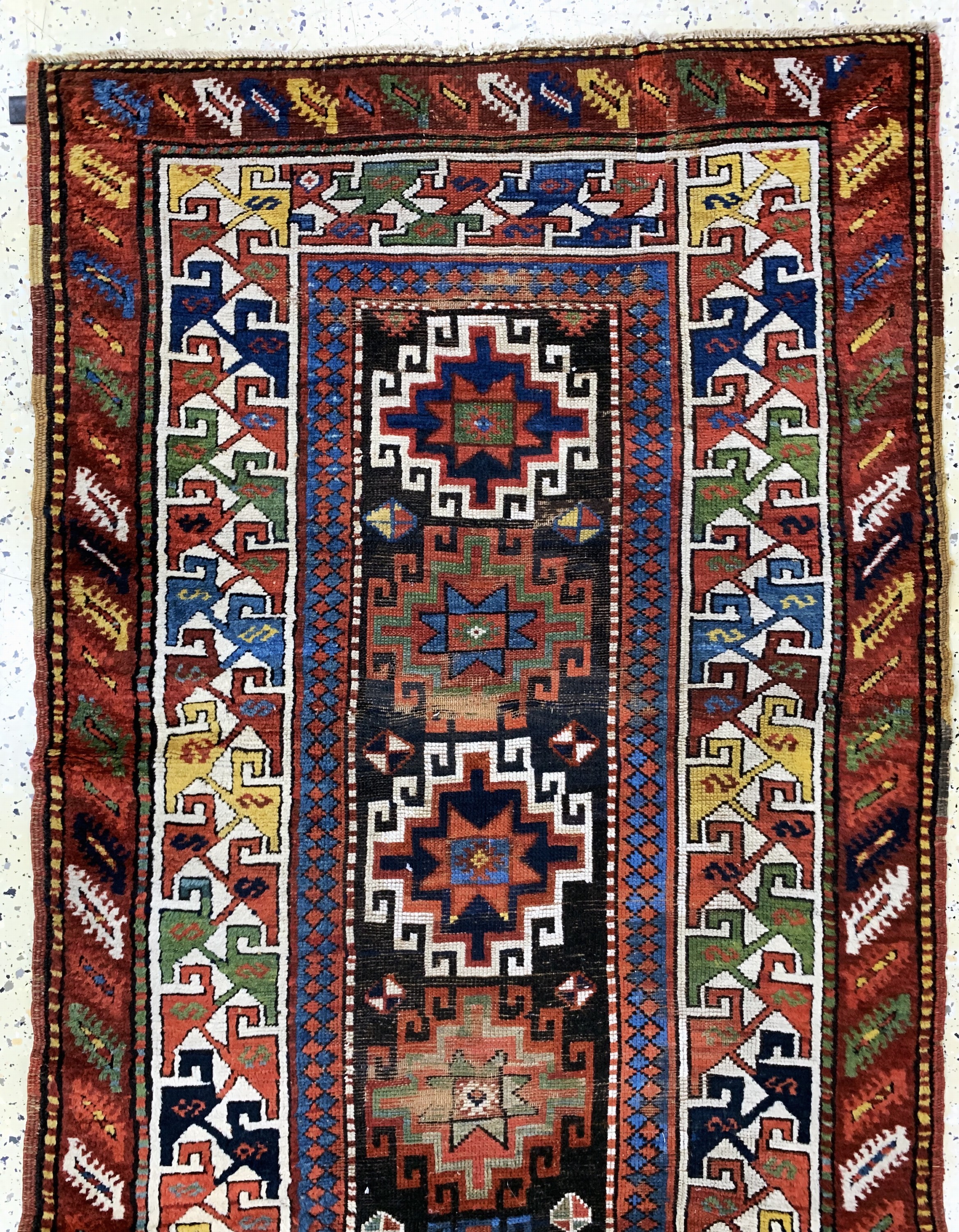 Detail a: "Moghan"Kazak antik, Kaukasus, 19.Jhd, Wolle auf Wolle, ca. 380 x 100 cm, EHZ: 3