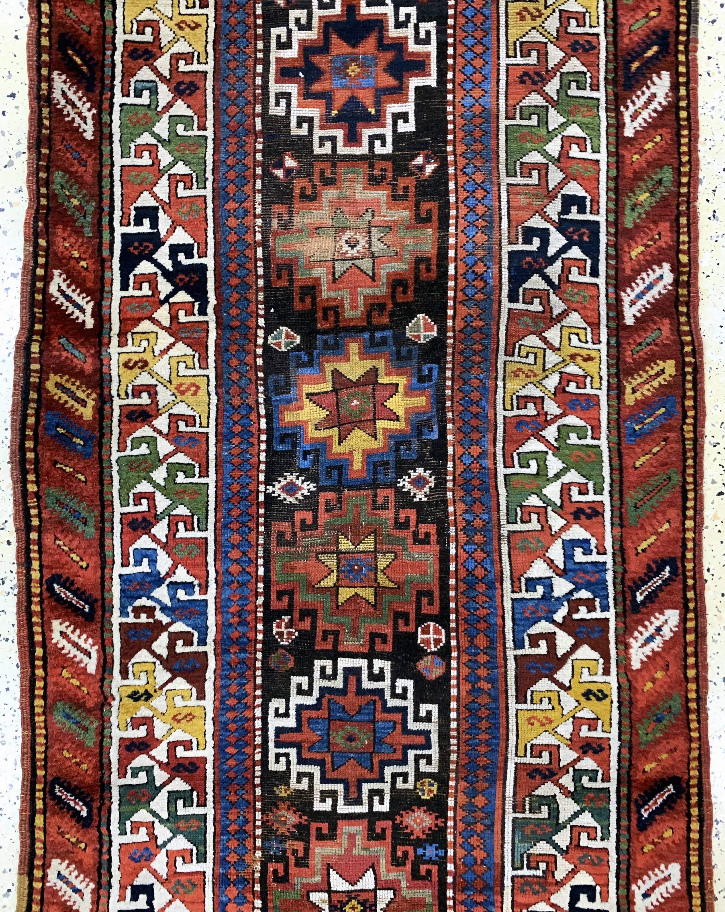 Detail b: "Moghan"Kazak antik, Kaukasus, 19.Jhd, Wolle auf Wolle, ca. 380 x 100 cm, EHZ: 3