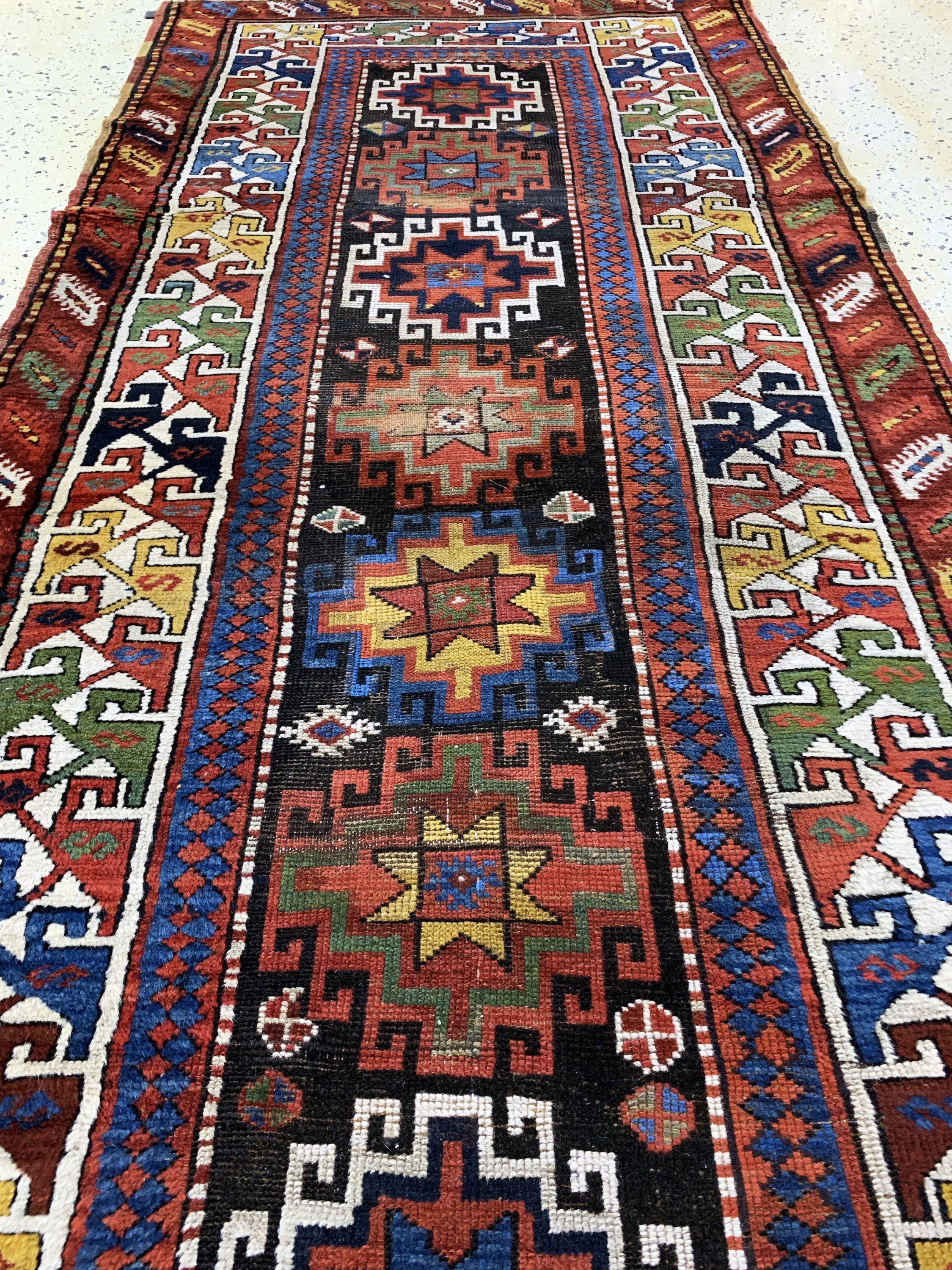 Detail e: "Moghan"Kazak antik, Kaukasus, 19.Jhd, Wolle auf Wolle, ca. 380 x 100 cm, EHZ: 3