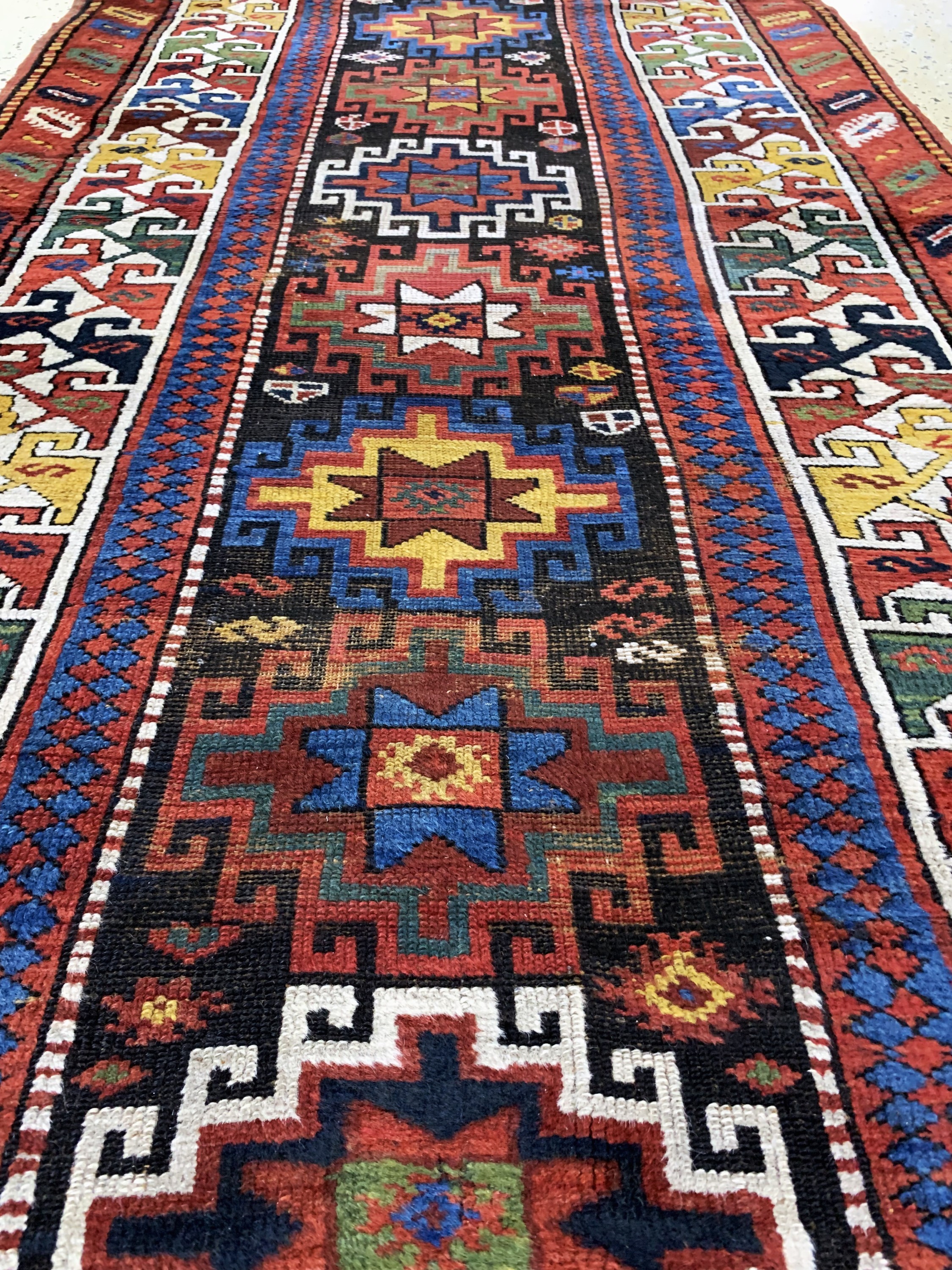 Detail g: "Moghan"Kazak antik, Kaukasus, 19.Jhd, Wolle auf Wolle, ca. 380 x 100 cm, EHZ: 3