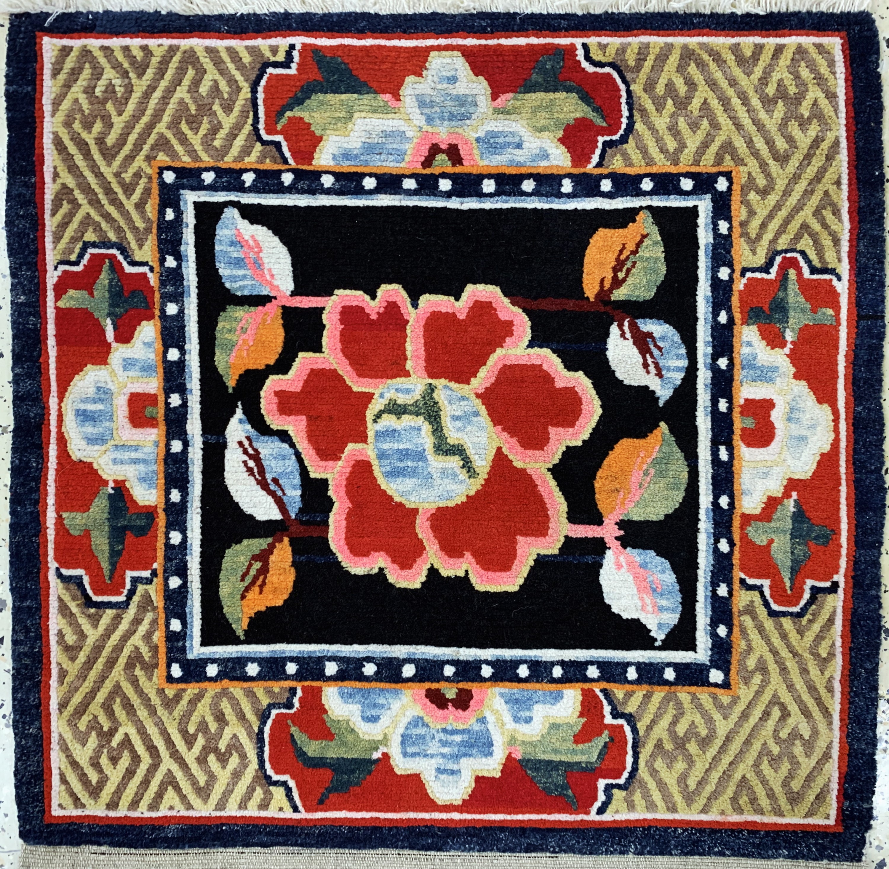 Detail a: "Sitzbank-Teppich", Tibet, um 1920-1930 Wolle auf Wolle, ca. 159 x 80 cm, EHZ: 2