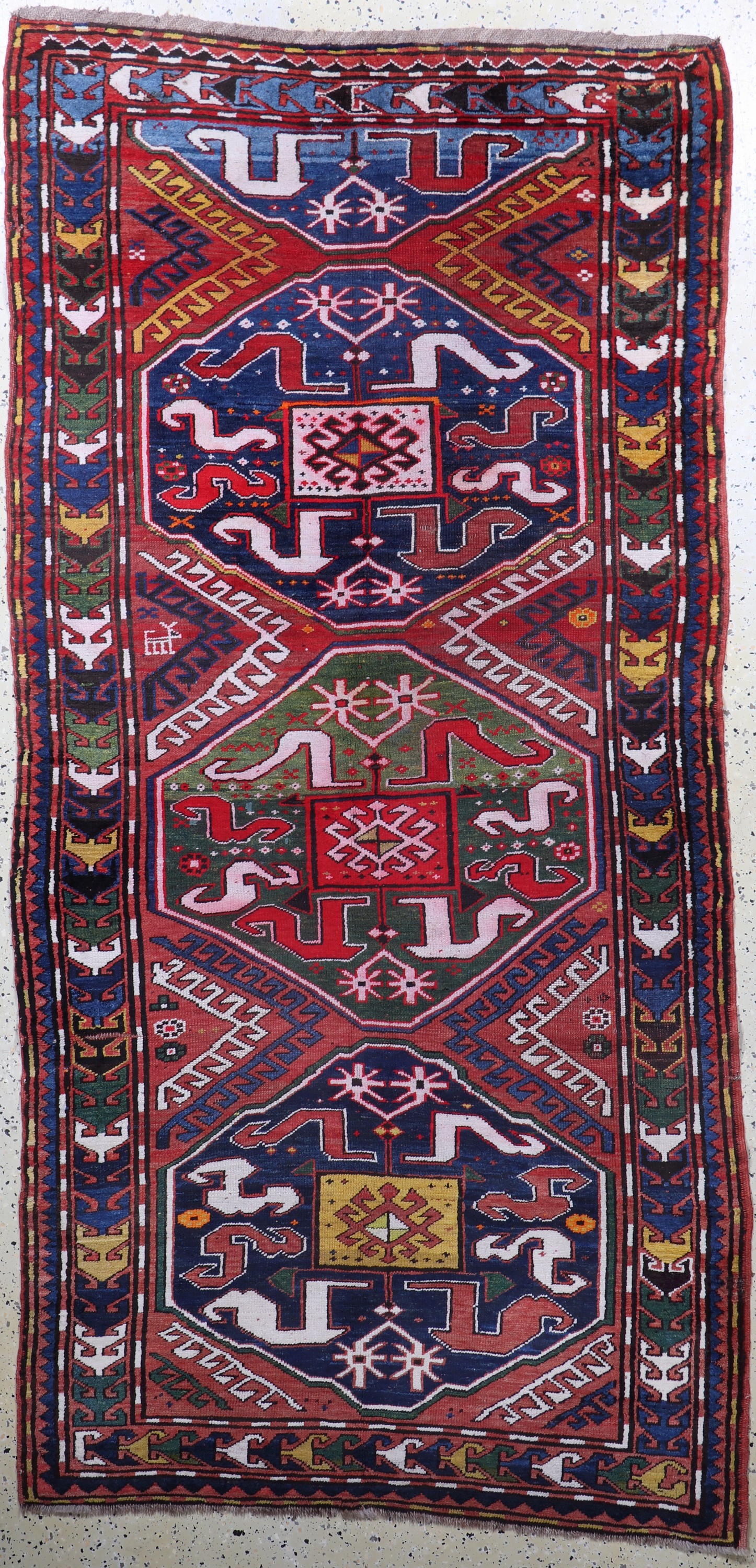 "Wolkenband"Kazak, Kaukasus, Anfang 20.Jhd,Wolle auf Wolle, ca. 259 x 130 cm, verfärbt, EHZ: 2-3