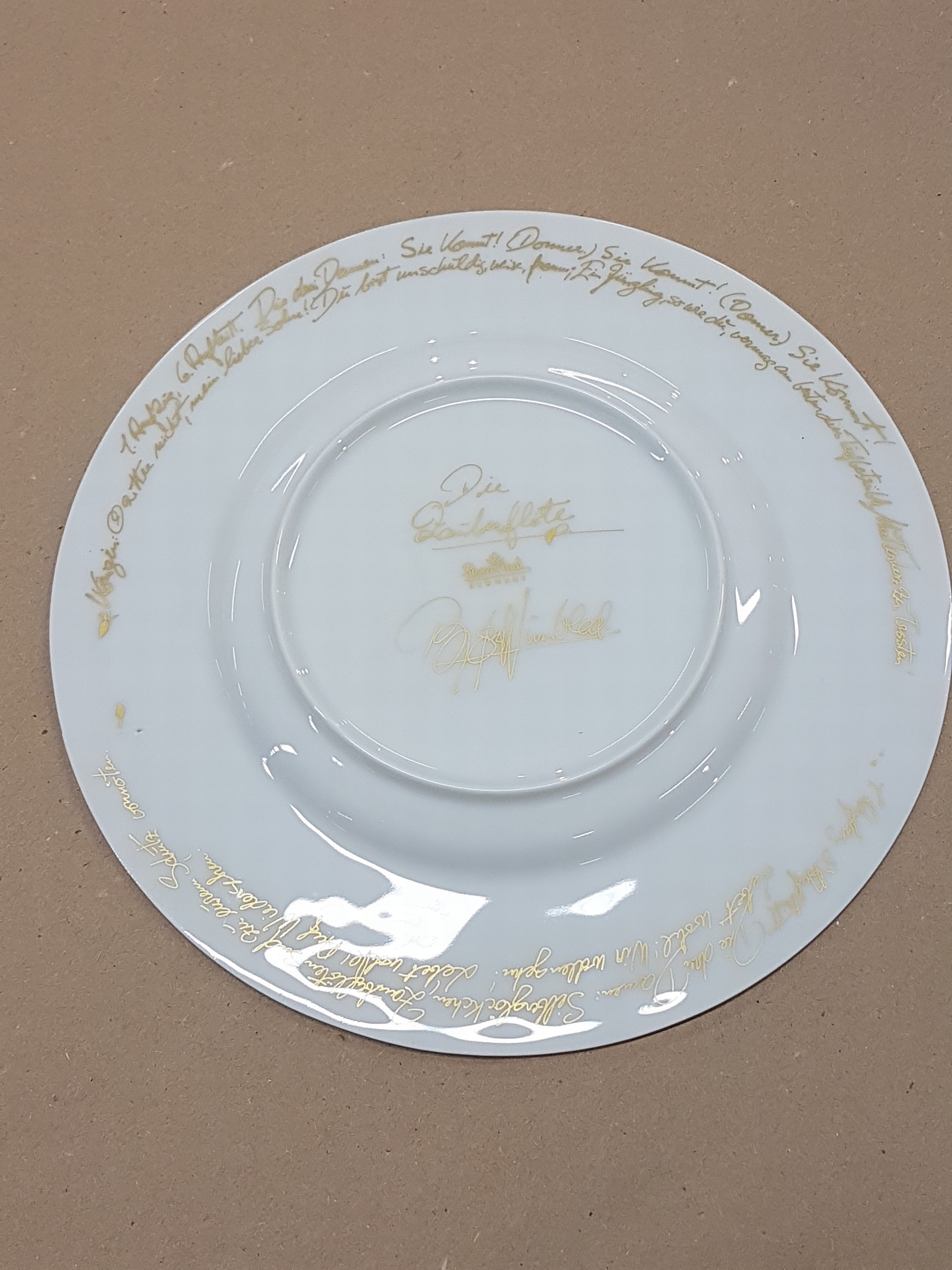 Detail g: Kaffee- und Teeservice, Rosenthal, Dekor Zauberflöte Sarasto, Entwurf Björn Wiinblad, reich reliefiert, Kaffeekanne, Teekanne, 6 Kaffeetassen mit ...