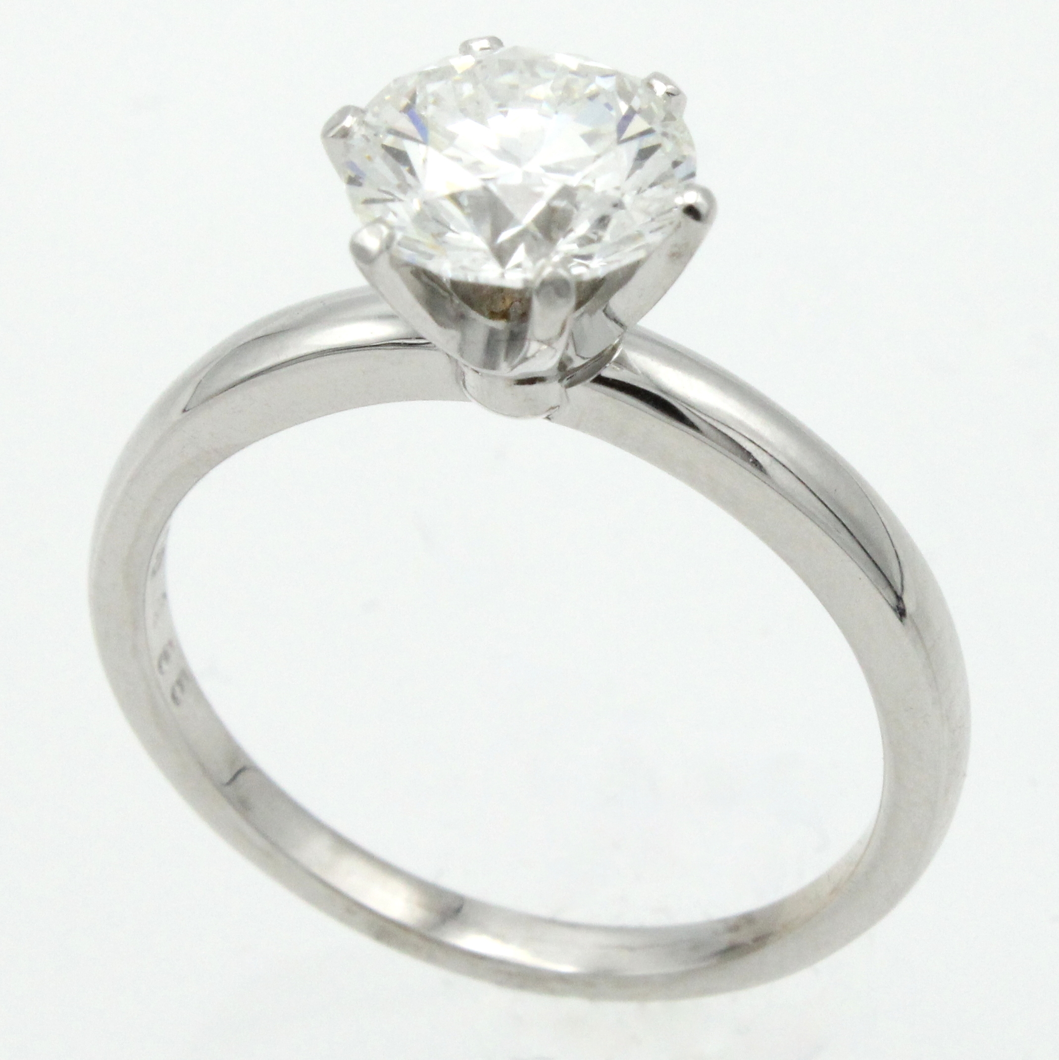 Image 26994299 - Ring mit Brillantsolitär, WG 750/000, Brill.ca. 1.55 ct Weiß(H)/si2, RW ca. 54, Orig. ...