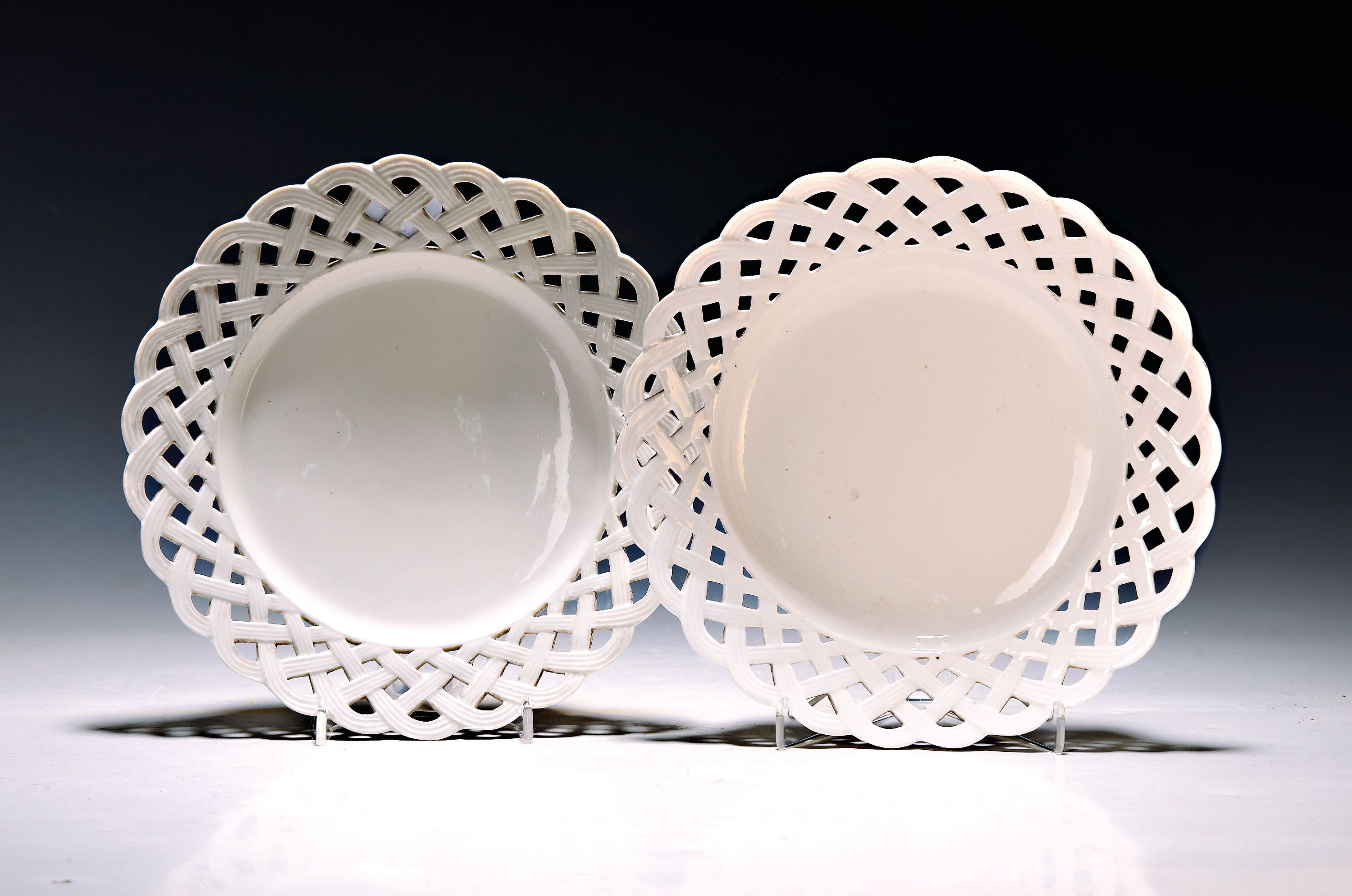 Image 26994874 - Zwei Dessertteller, Frankenthal, 1787, Fahne geflochtene Durchbrucharbeit, ...