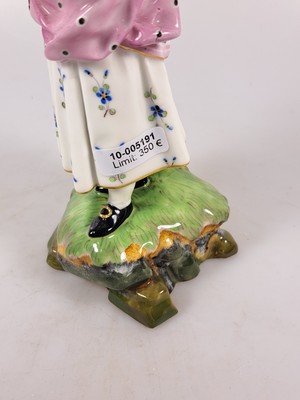26994867f - Porzellanfigur, Höchst, um 1770, Mädchen mit Kopftuch und Vogel, bunt bemalt, ...