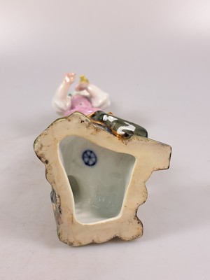 26994867h - Porzellanfigur, Höchst, um 1770, Mädchen mit Kopftuch und Vogel, bunt bemalt, ...