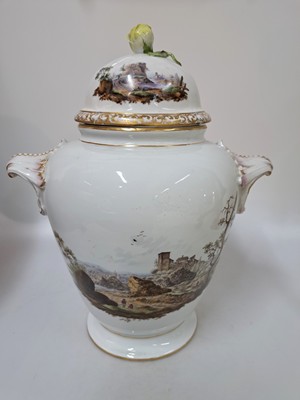 26994893a - Deckelvase Fürstenberg, um 1770, Porzellan, beidseitige Bemalung, Ruinenlandschaften ...