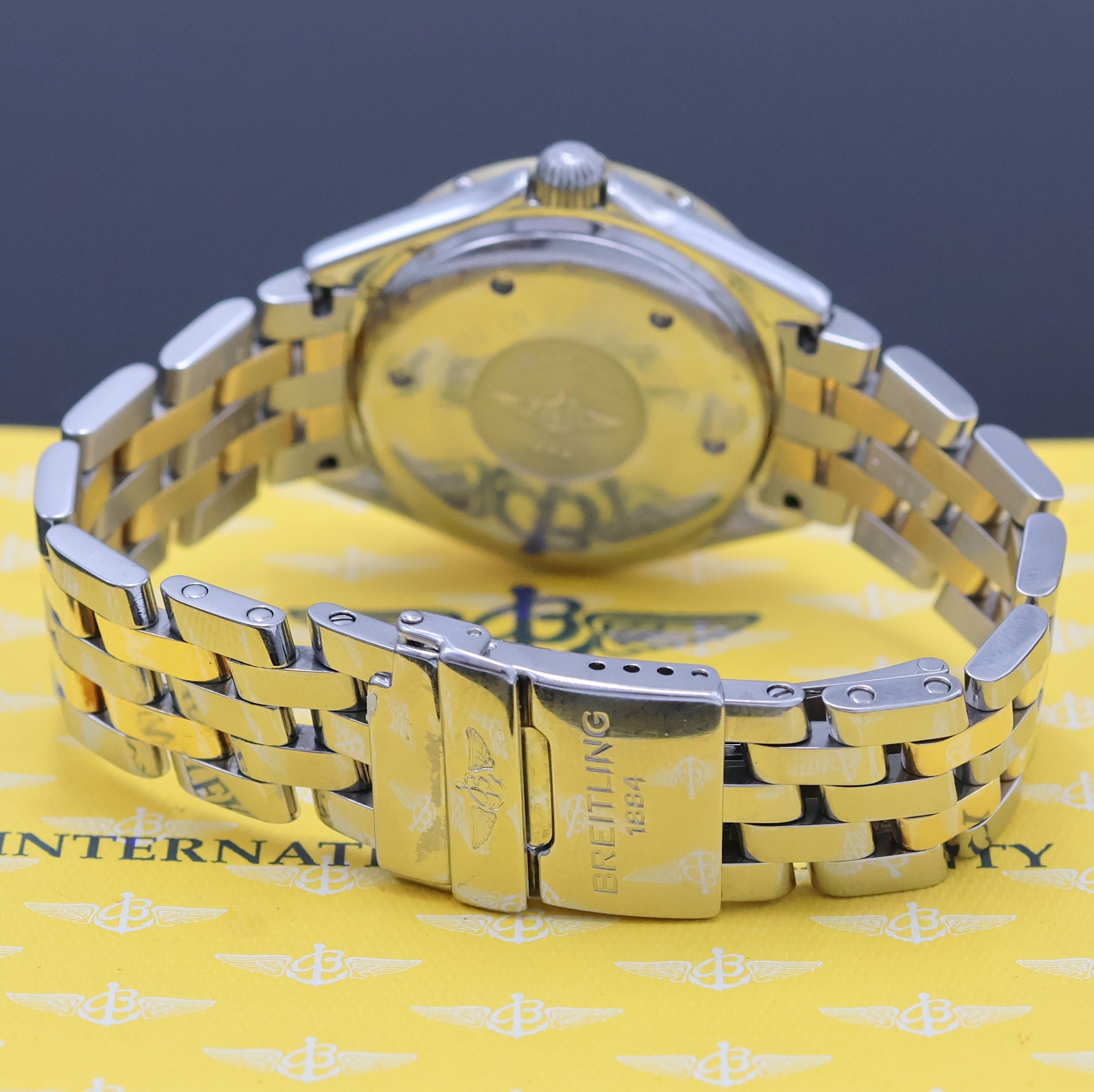 Detail b: BREITLING Damenarmbanduhr Lady J Referenz D52065, quarz, Edelstahl/Gold kombiniert inkl. Pilotband m. Faltschl., Boden und Krone verschr., ...