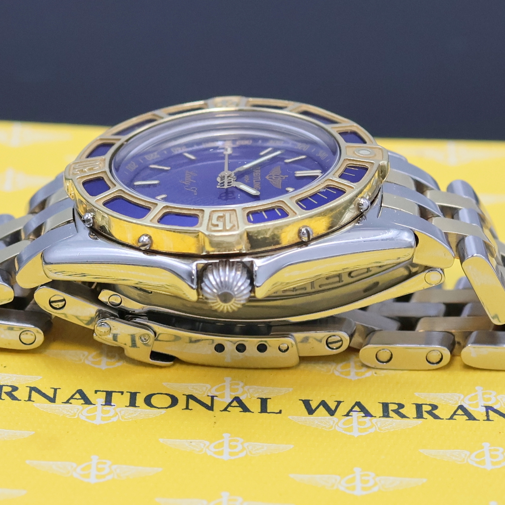 Detail c: BREITLING Damenarmbanduhr Lady J Referenz D52065, quarz, Edelstahl/Gold kombiniert inkl. Pilotband m. Faltschl., Boden und Krone verschr., ...