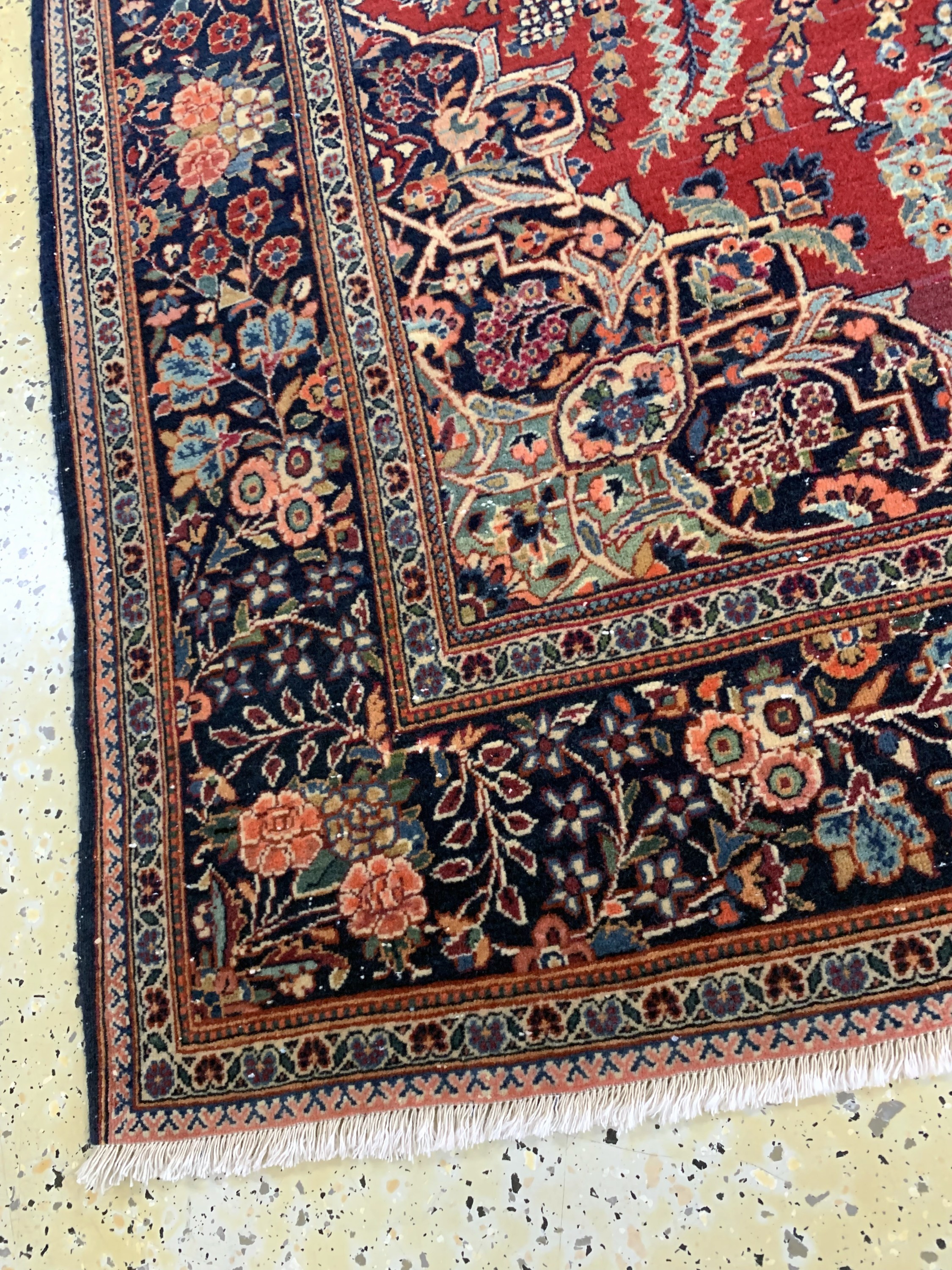 Detail e: Keschan Kork alt, Persien, Anfang 20.Jhd, Korkwolle auf Baumwolle, ca. 200 x 130 cm, Mottenfraß, EHZ: 2, fachkundig gereinigt