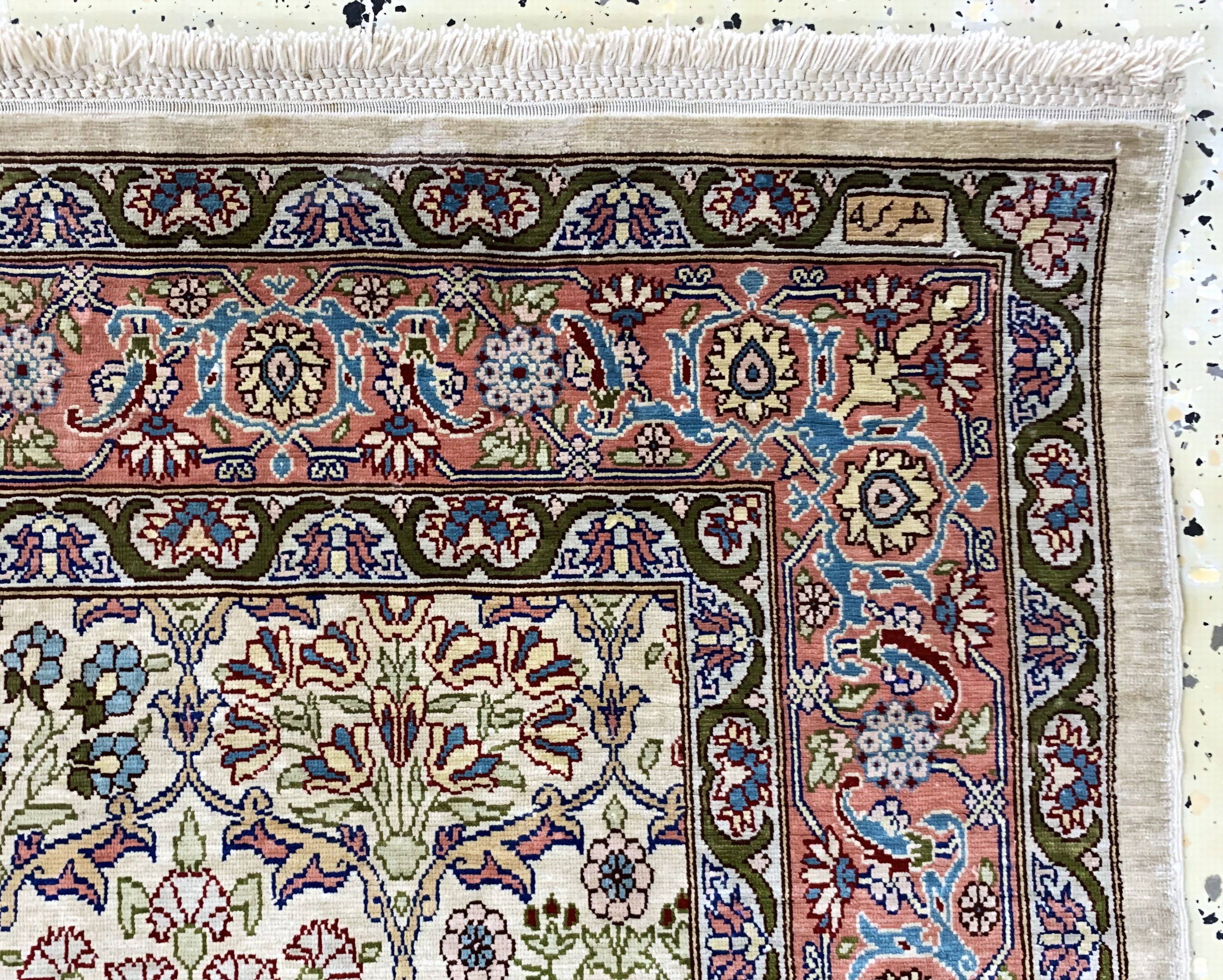Detail e: Hereke Seide fein signiert, Türkei, Mitte 20.Jhd, reine Naturseide, ca. 140 x 90 cm, ca.1,0 Mio. Kn/qm, EHZ: 1-2