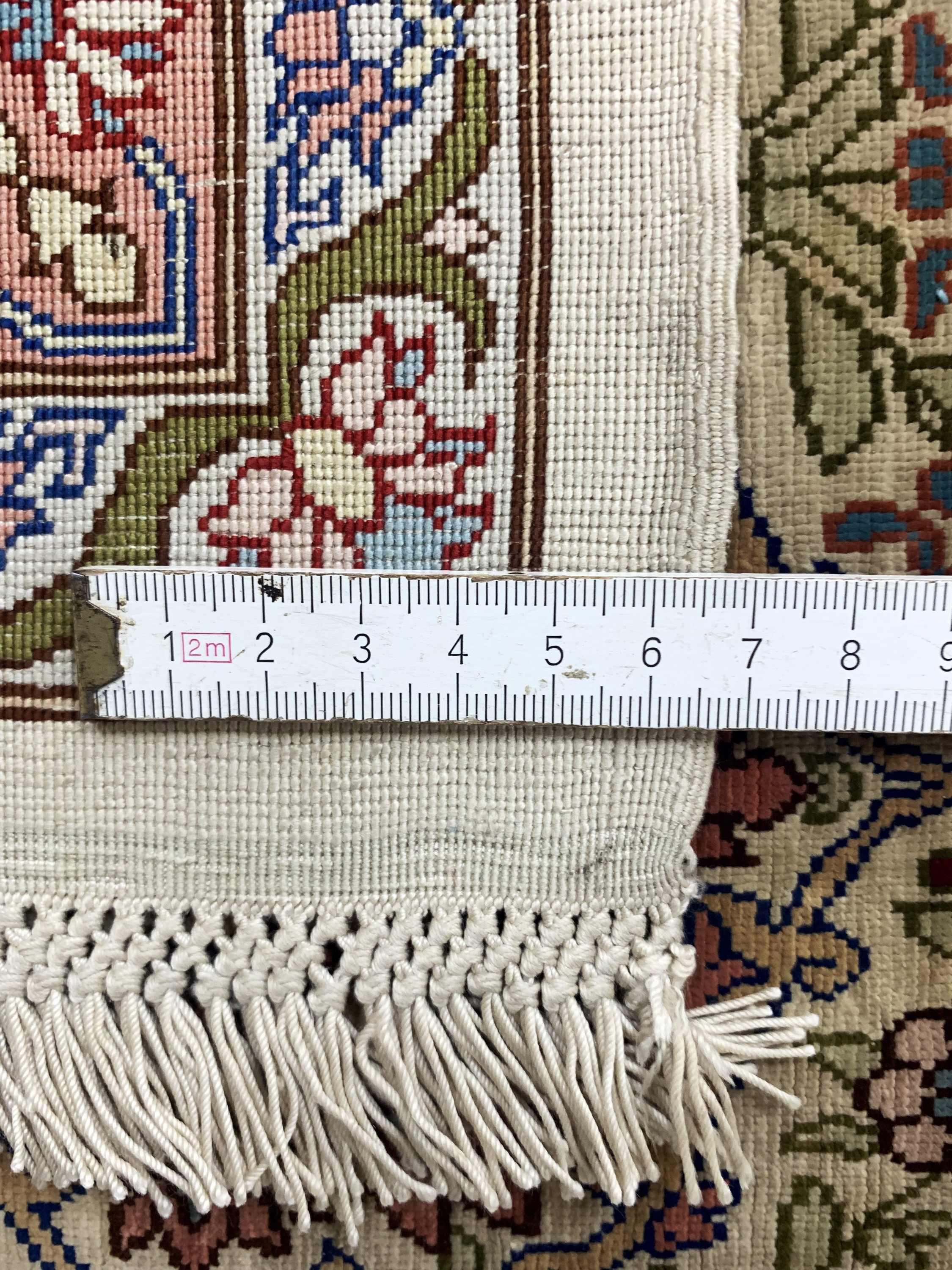 Detail f: Hereke Seide fein signiert, Türkei, Mitte 20.Jhd, reine Naturseide, ca. 140 x 90 cm, ca.1,0 Mio. Kn/qm, EHZ: 1-2