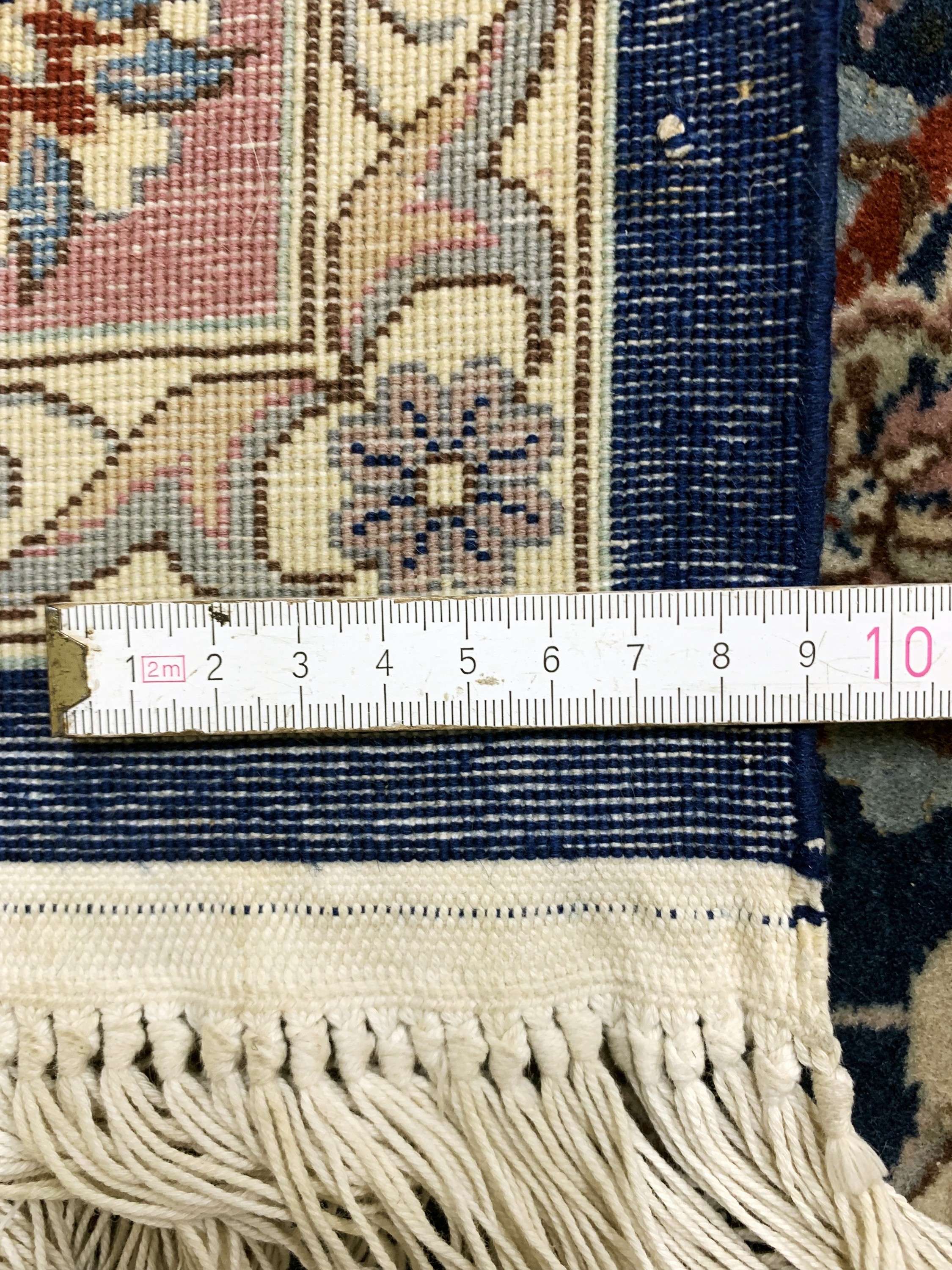 Detail i: Esfahan fein, China, Ende 20.Jhd, Korkwolleauf Baumwolle, ca. 353 x 253 cm, EHZ: 1-2
