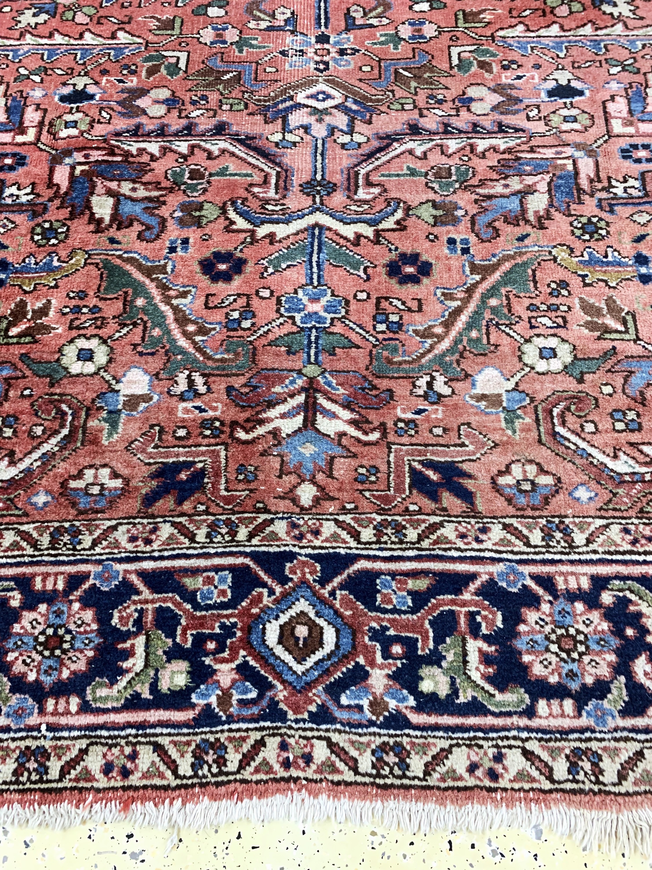 Detail b: Heriz alt, Persien, Anfang 20.Jhd, Wolle auf Baumwolle, ca. 290 x 210 cm, EHZ: 2-3