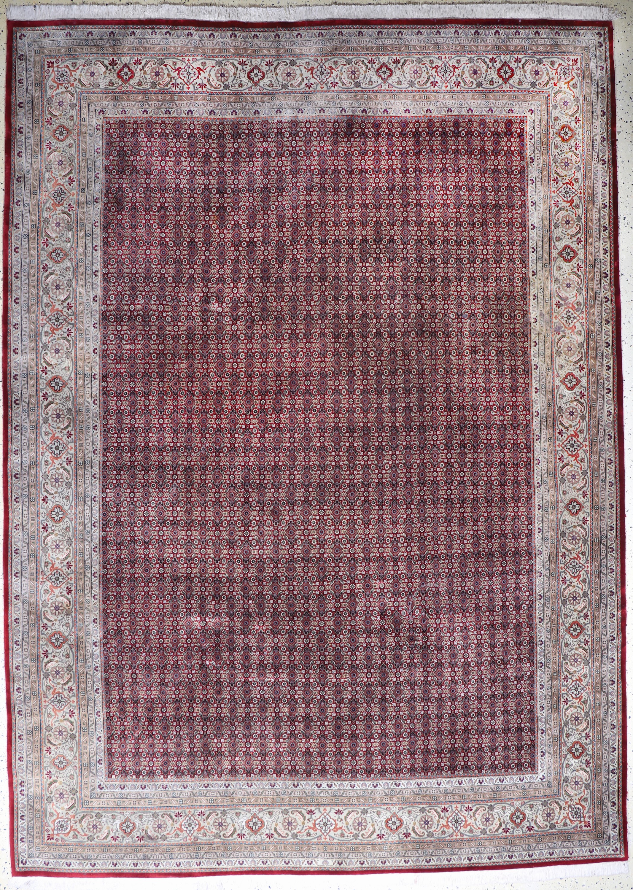 Täbriz fein, Indien, Ende 20.Jhd, Korkwollemit Seide, ca. 345 x 250 cm, EHZ: 2
