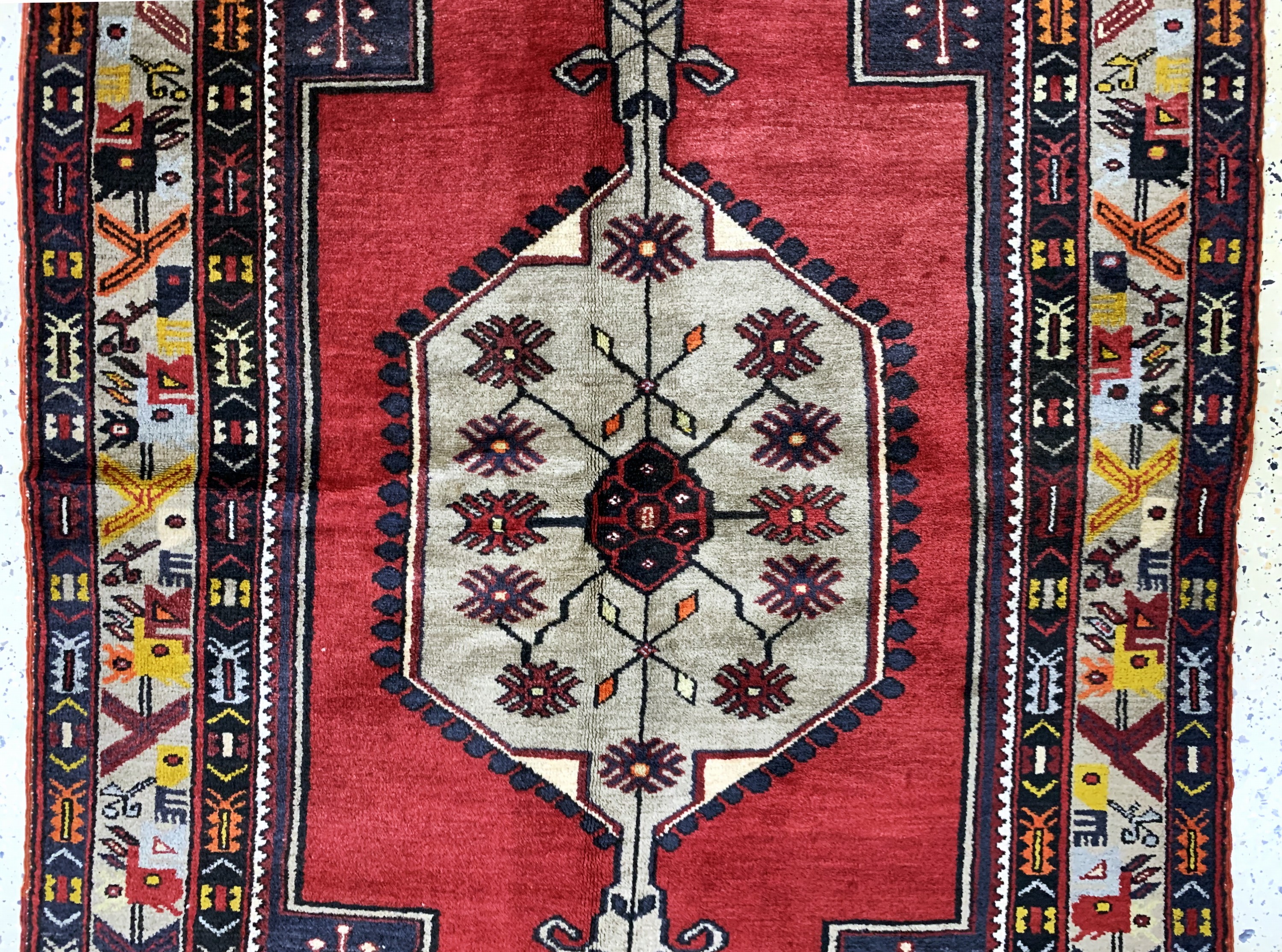 Detail b: Yahyali, Türkei, Mitte 20.Jhd, Wolle auf Wolle, ca. 220 x 130 cm, EHZ: 2