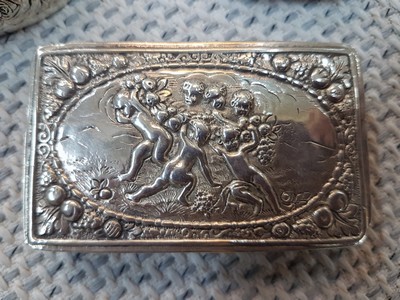 26995297b - 3 kleine Deckeldöschen aus Silber, ovale Dose, Martin Meyer, Mainz, Rosendekor 5x8 cm; ...