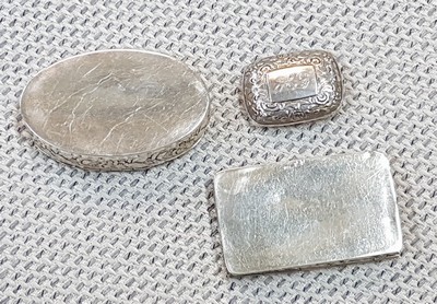 26995297d - 3 kleine Deckeldöschen aus Silber, ovale Dose, Martin Meyer, Mainz, Rosendekor 5x8 cm; ...