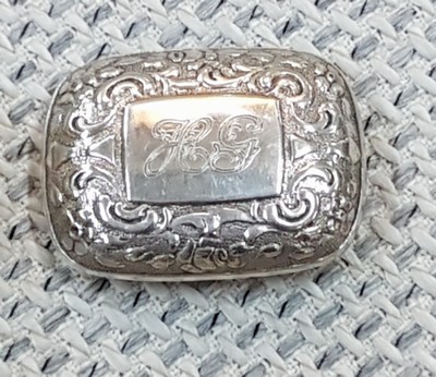 26995297e - 3 kleine Deckeldöschen aus Silber, ovale Dose, Martin Meyer, Mainz, Rosendekor 5x8 cm; ...