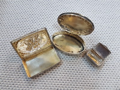 26995297f - 3 kleine Deckeldöschen aus Silber, ovale Dose, Martin Meyer, Mainz, Rosendekor 5x8 cm; ...