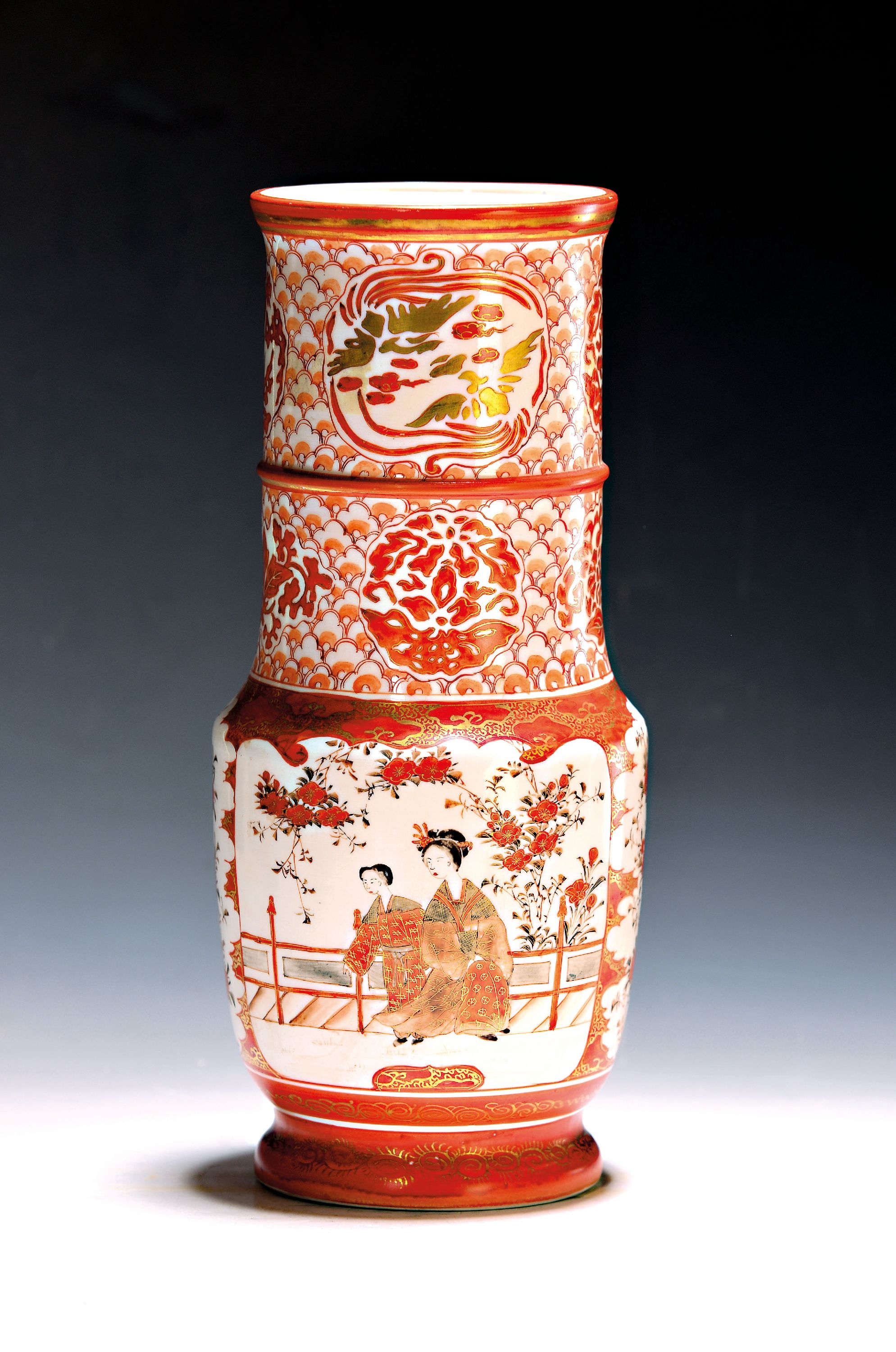 Image 26996080 - Kutani-Vase, Japan, Taisho-Zeit oder später, Porzellan, Malerei in rot und gold, ...