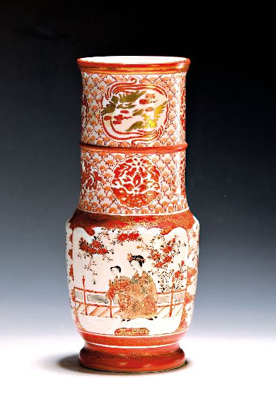 Image Kutani-Vase, Japan, Taisho-Zeit oder später, Porzellan, Malerei in rot und gold, ...