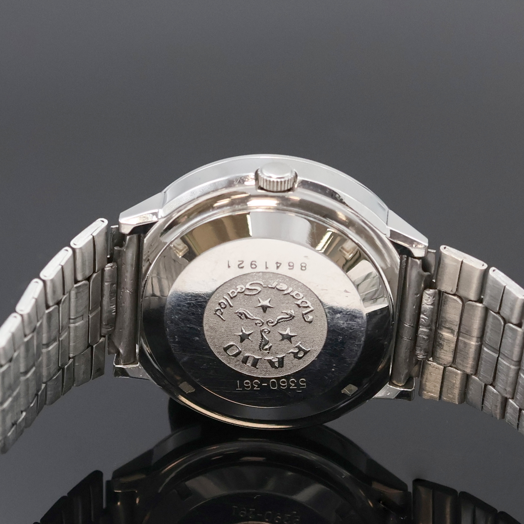 Detail d: RADO Herrenarmbanduhr Referenz 5360-36T, Schweiz um 1965, Automatik, Edelstahlgeh. inkl. orig. Stahlband m. Faltschl., Boden verschr., Zifferbl. ...