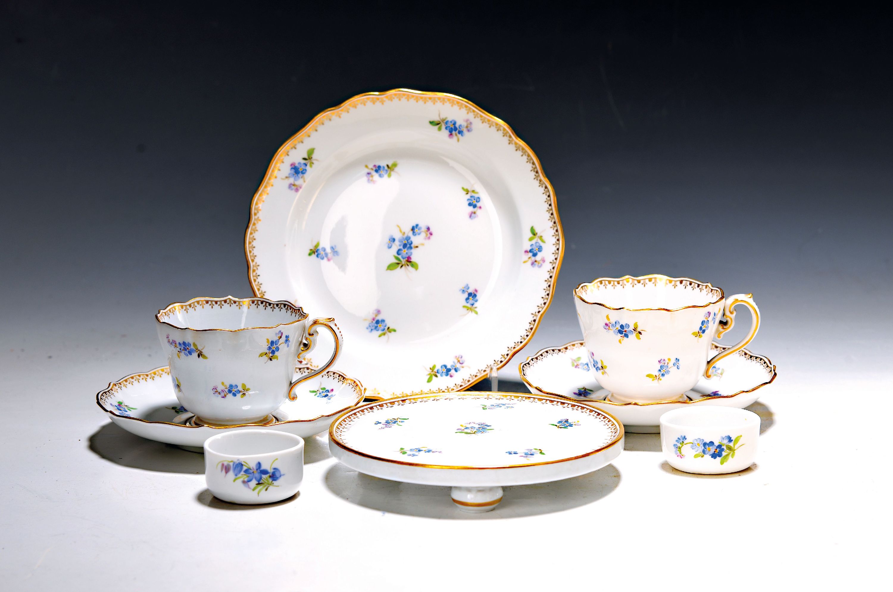 Image 26996359 - 6 Tassen mit Untertassen, 6 Gebäckteller, Meissen, um 1900, 1. Wahl, Porzellan, but ...
