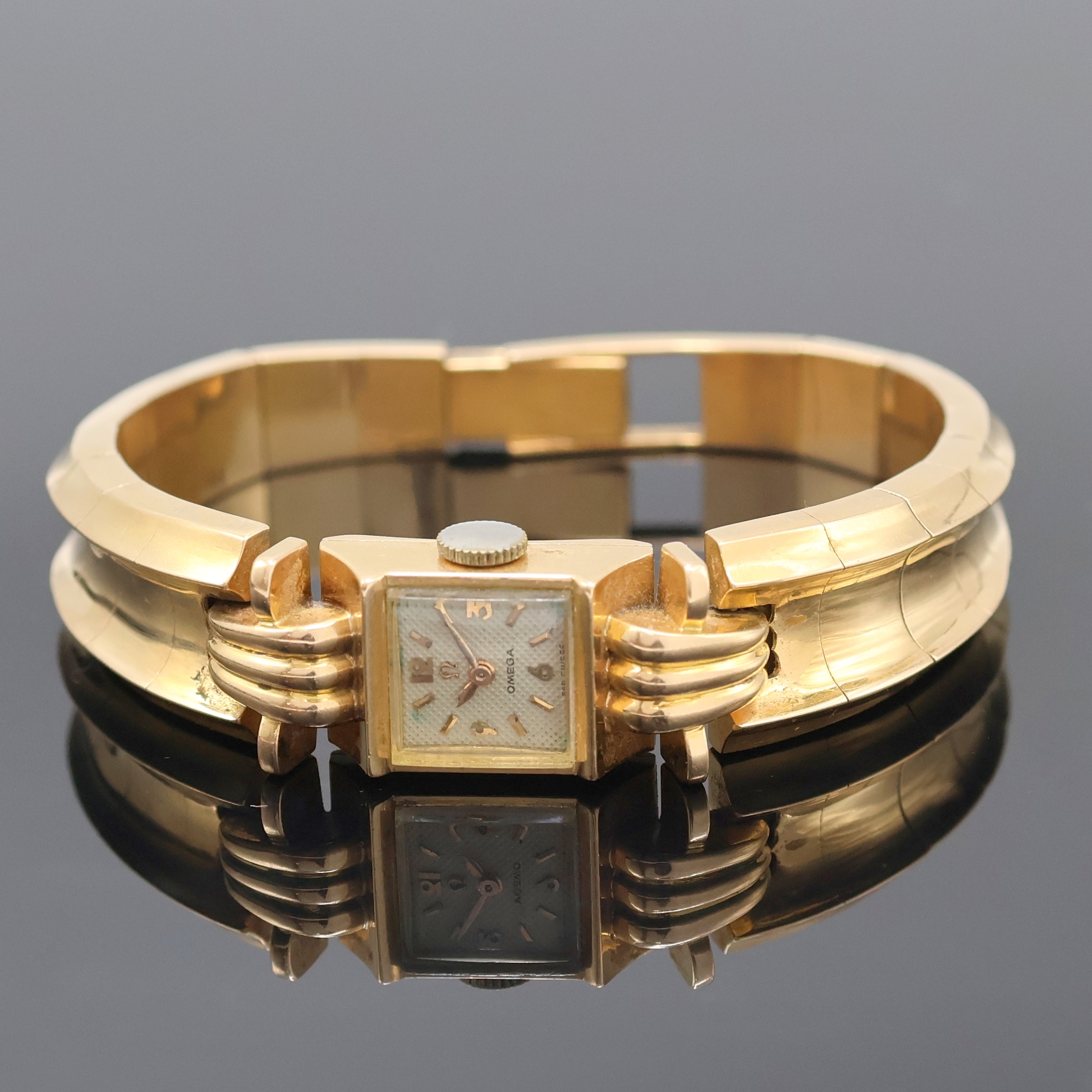 Image 26996371 - OMEGA seltene Damenarmbanduhr in RG 750/000, Schweiz/Frankreich um 1951, Handaufzug, 2 ...