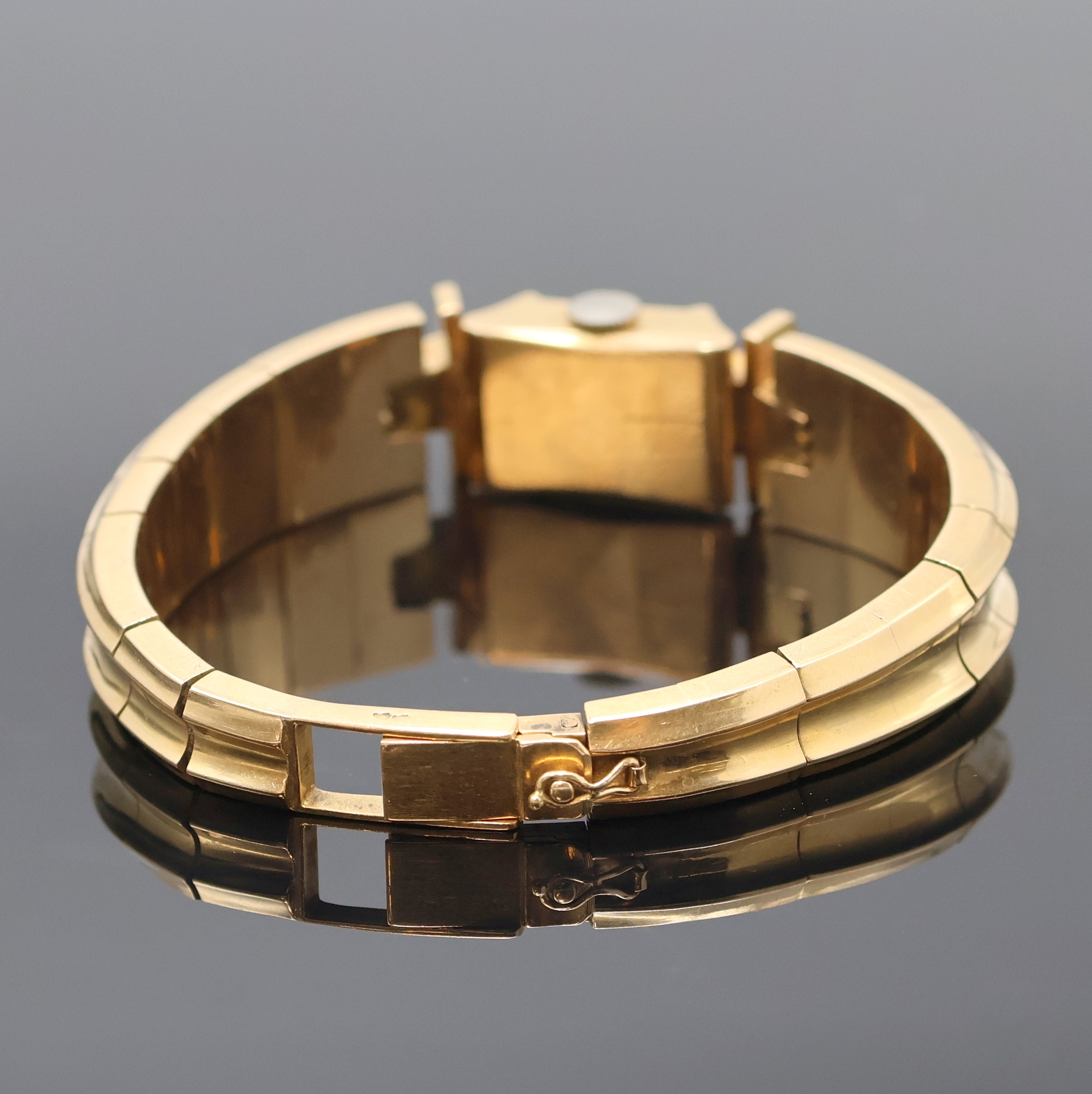 Detail b: OMEGA seltene Damenarmbanduhr in RG 750/000, Schweiz/Frankreich um 1951, Handaufzug, 2 teil. Geh., Boden aufgedr., Gliederband im Verlauf m. ...