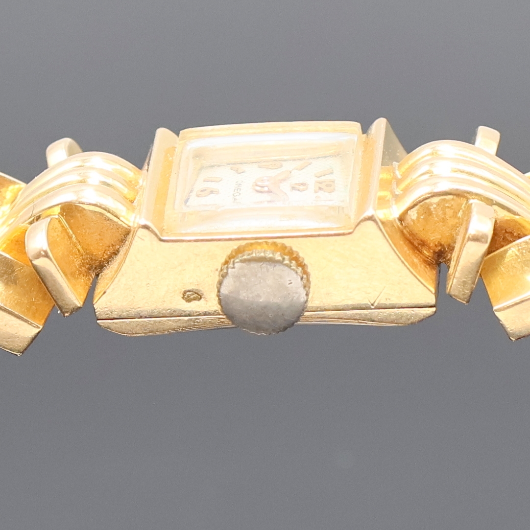 Detail c: OMEGA seltene Damenarmbanduhr in RG 750/000, Schweiz/Frankreich um 1951, Handaufzug, 2 teil. Geh., Boden aufgedr., Gliederband im Verlauf m. ...
