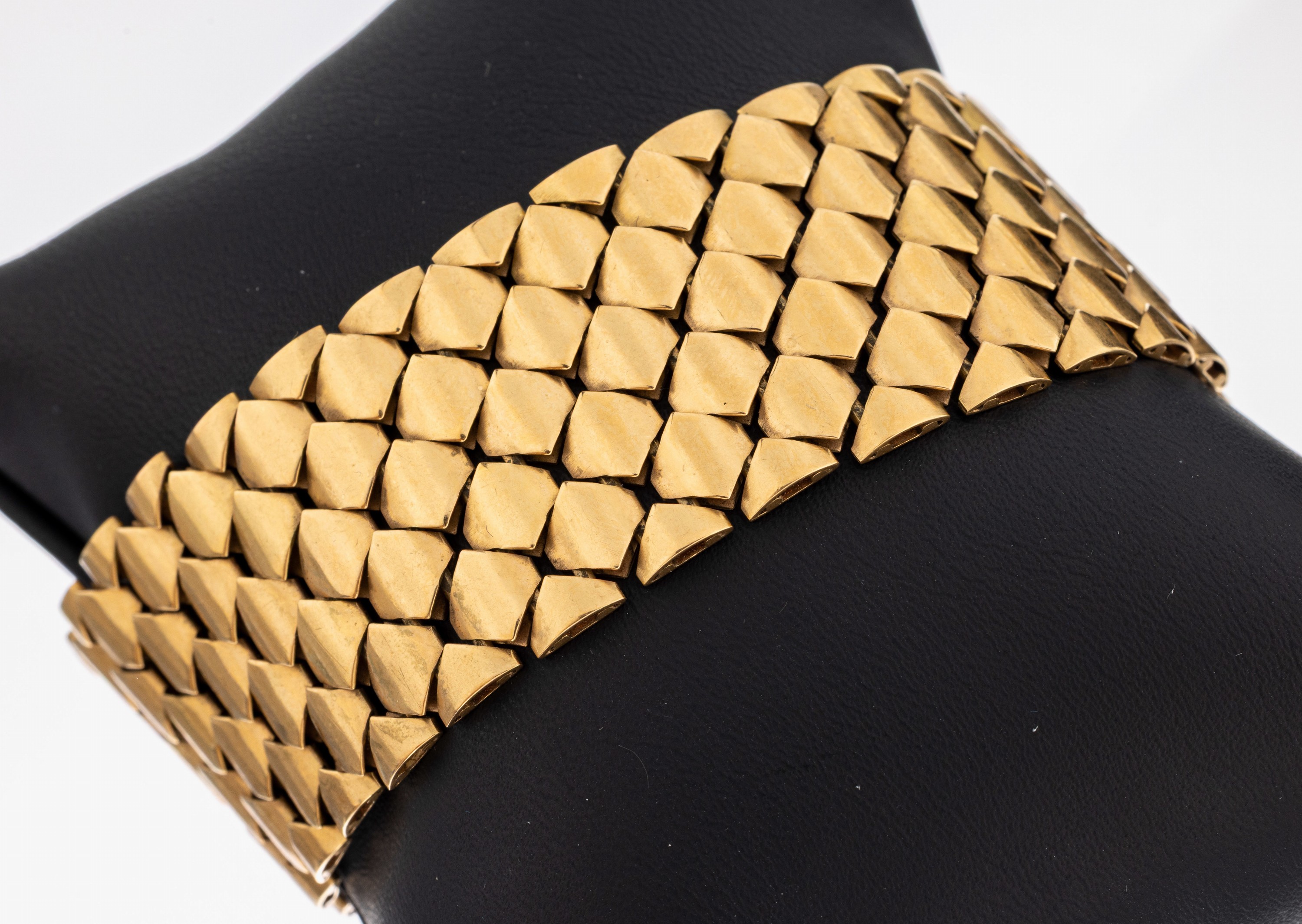 Image 26996373 - 18 kt Gold Armband, GG 750/000, Wabenmuster, B. ca. 2.6 cm, L. ca. 20 cm, Kastenschloss ...