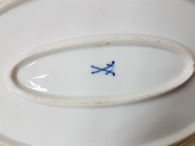 26996367f - 28 Teile Porzellan, Meissen, um 1900, 1. und 2. Wahl, Dekor gestreute Blumen, ...