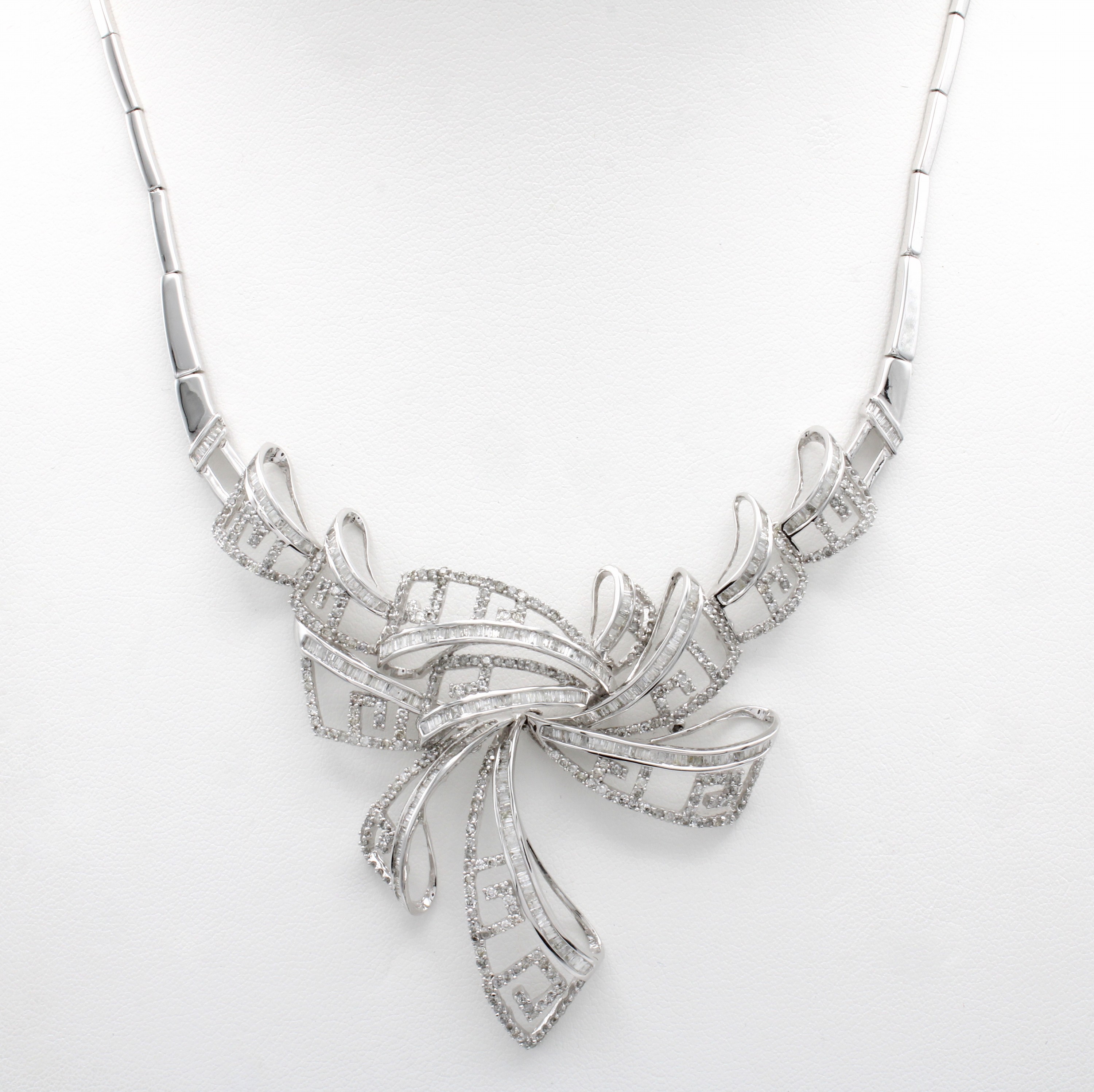 Image 26996424 - Collier mit Diamanten und Brillanten, WG 750/000, Diam. zus. ca. 2.05 ct u. Brill. zus. ...