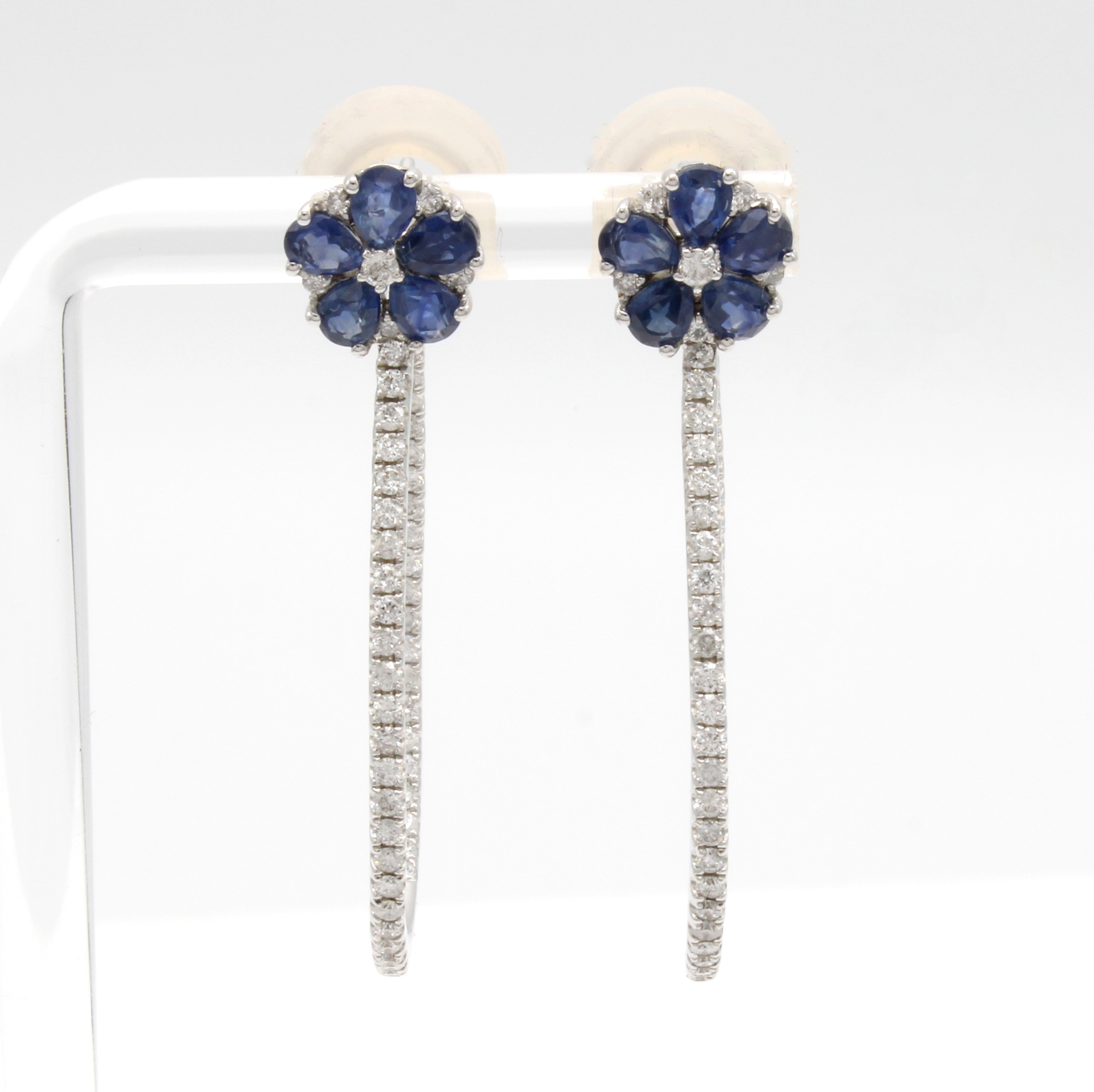 Image 26996445 - Paar Creolen mit Saphiren und Brillanten, WG 750/000, ovale Form, Saphire blütenförm. ...